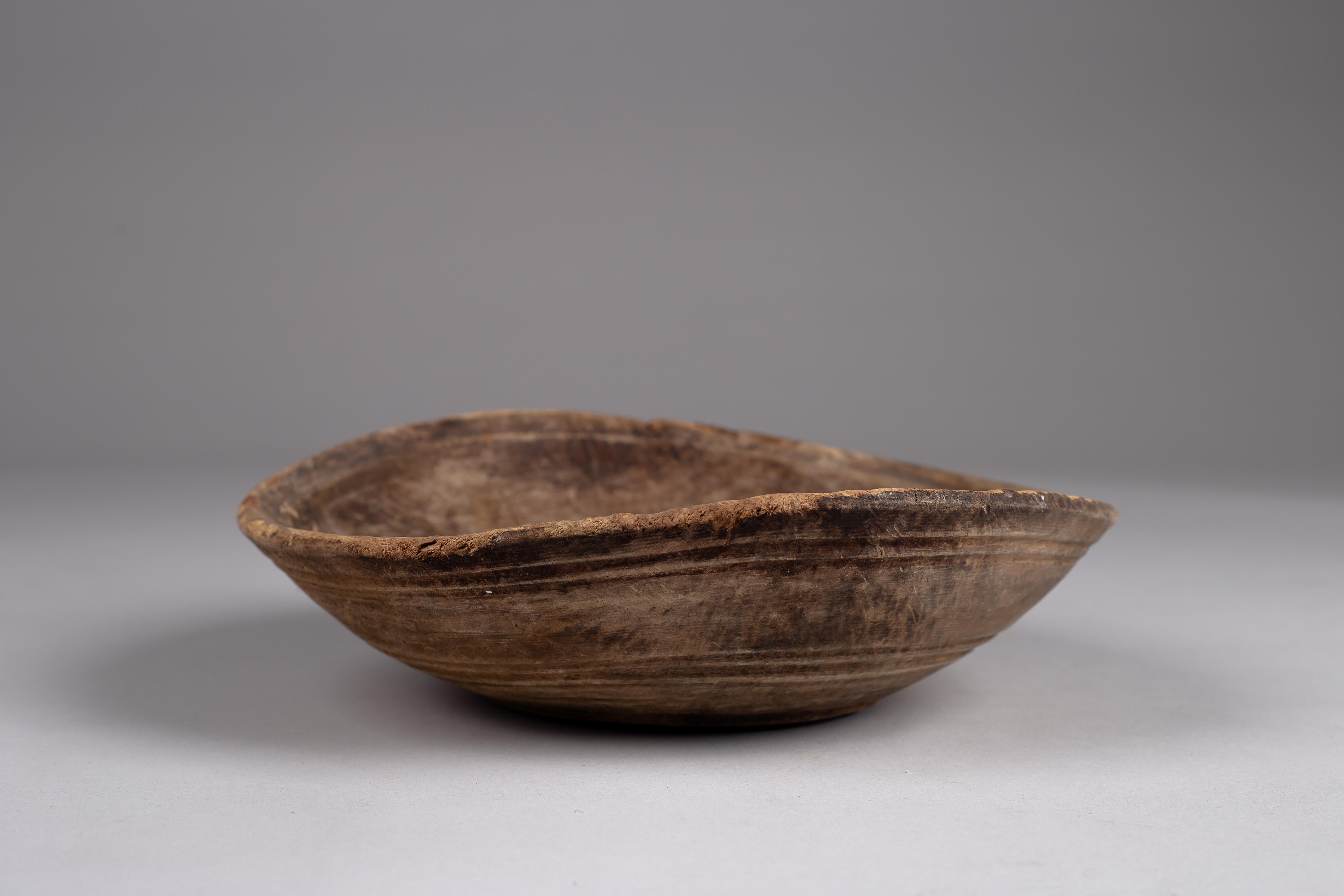 Finlandais Bol d'art populaire en bois finlandais du 19e siècle en vente