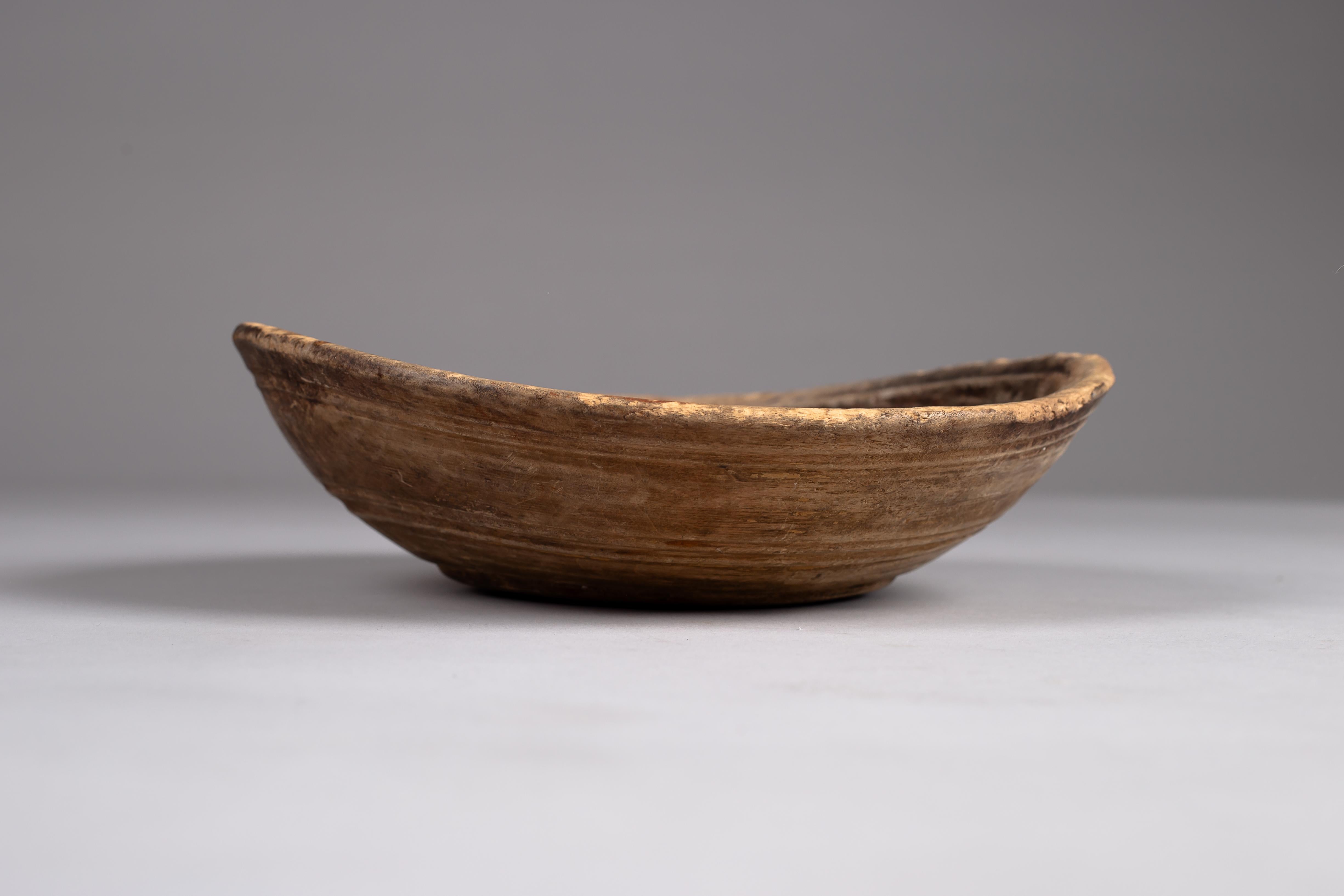 Bol d'art populaire en bois finlandais du 19e siècle État moyen - En vente à Turku, Varsinais-Suomi