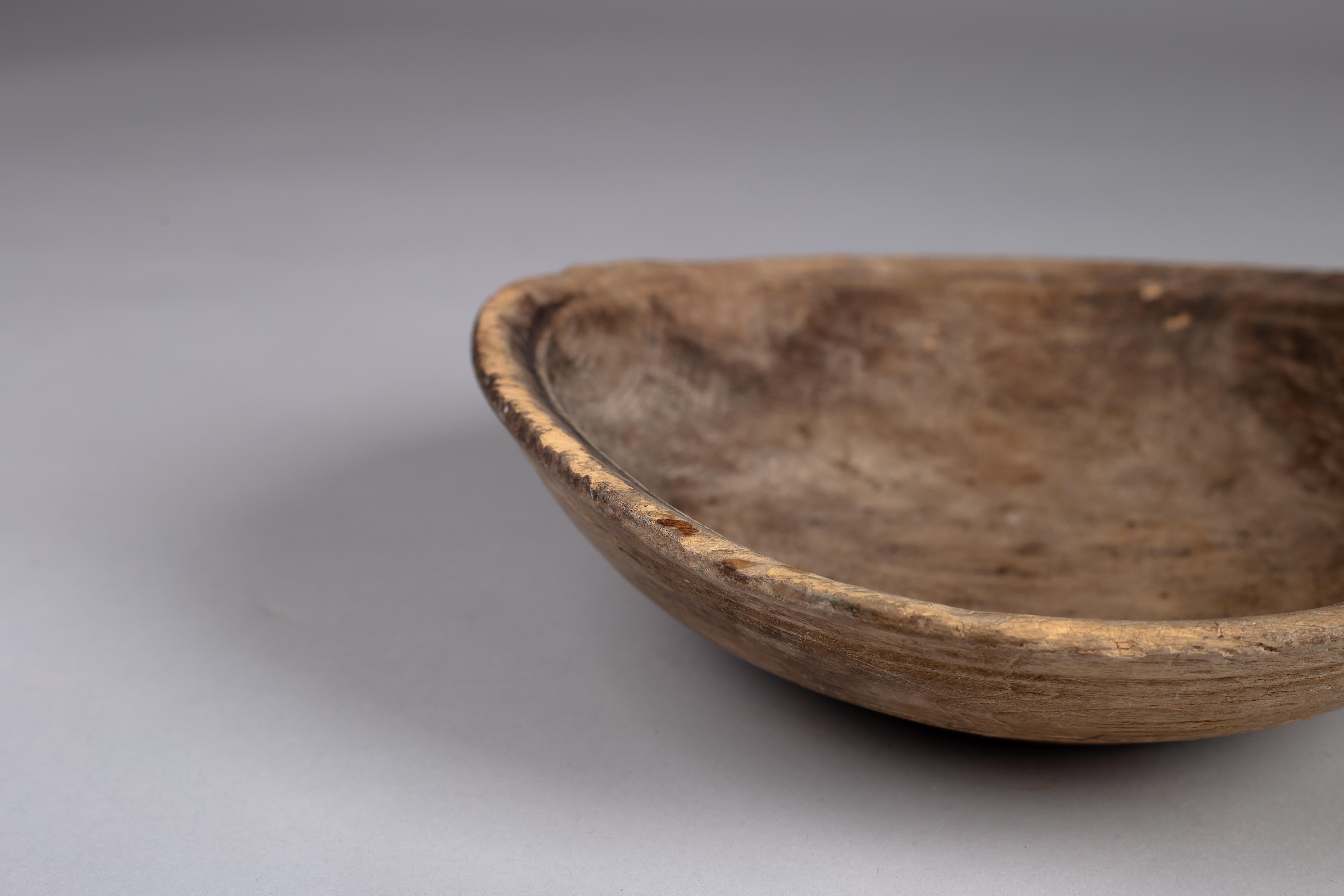 Bol d'art populaire en bois finlandais du 19e siècle en vente 2