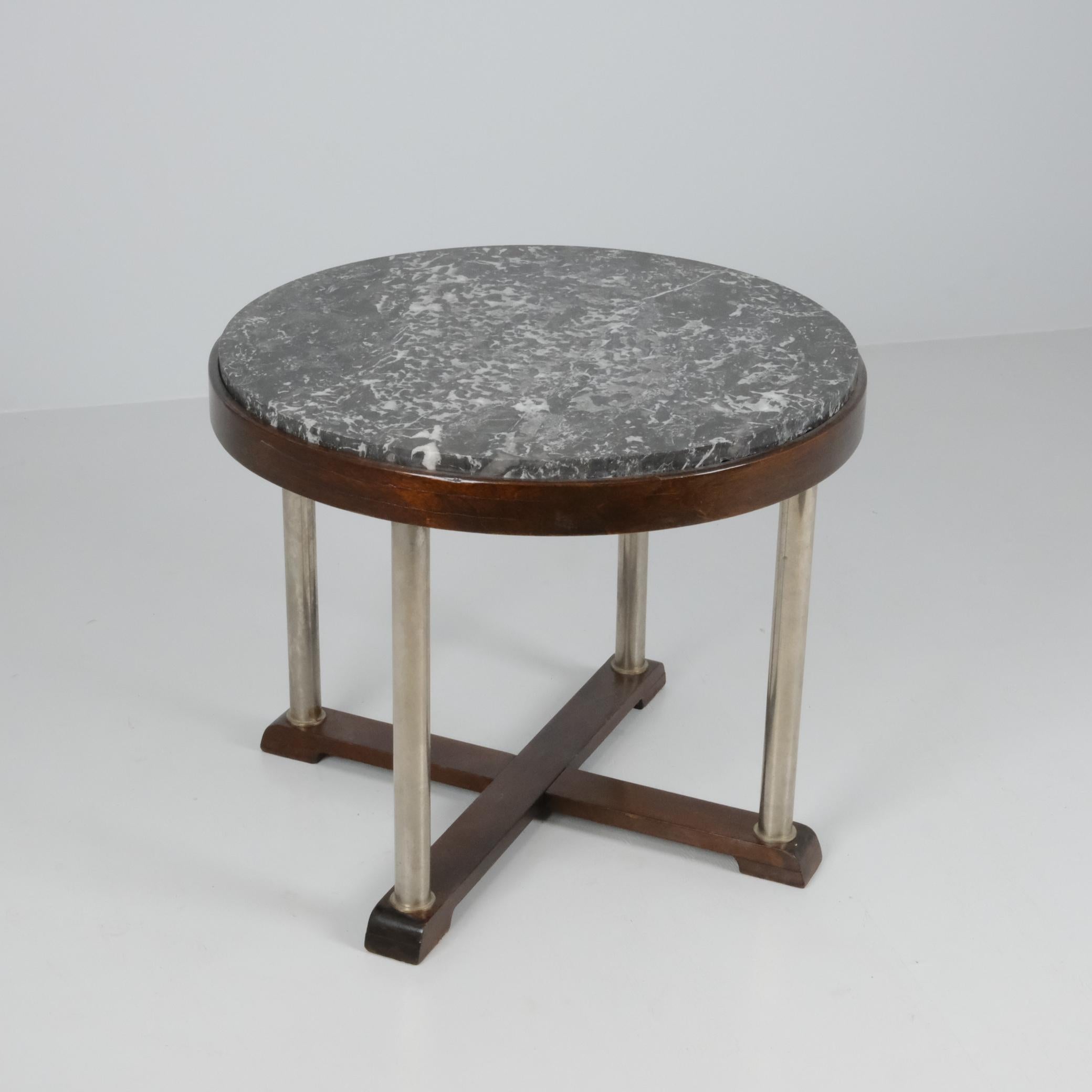 Finnischer Art-Déco-Eingangs-/Mitteltisch aus Eiche und Marmor, ca. 1930er Jahre (Art déco) im Angebot