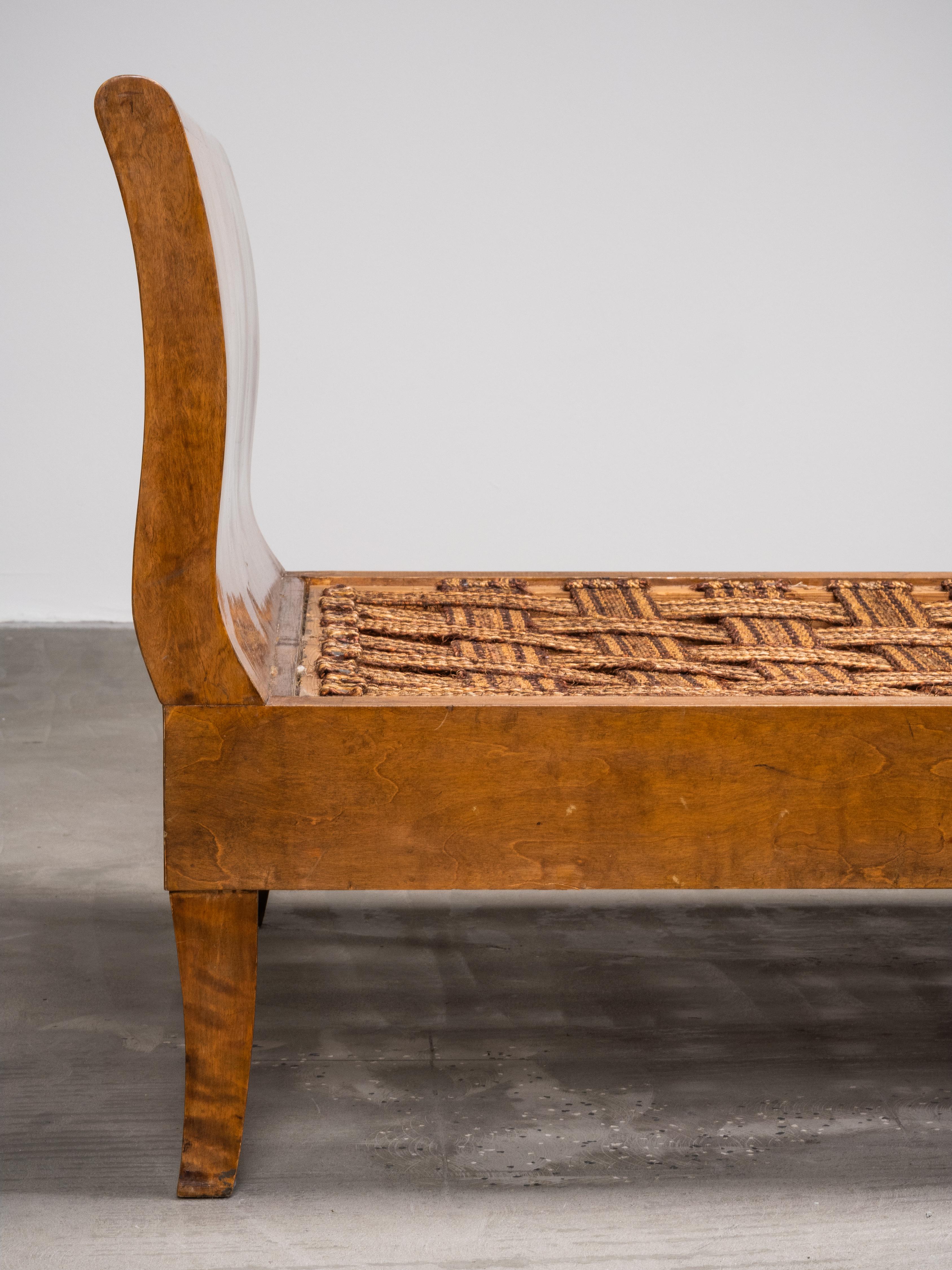 Finnish Art Deco Flame Birch Daybed, 1920s en vente 7