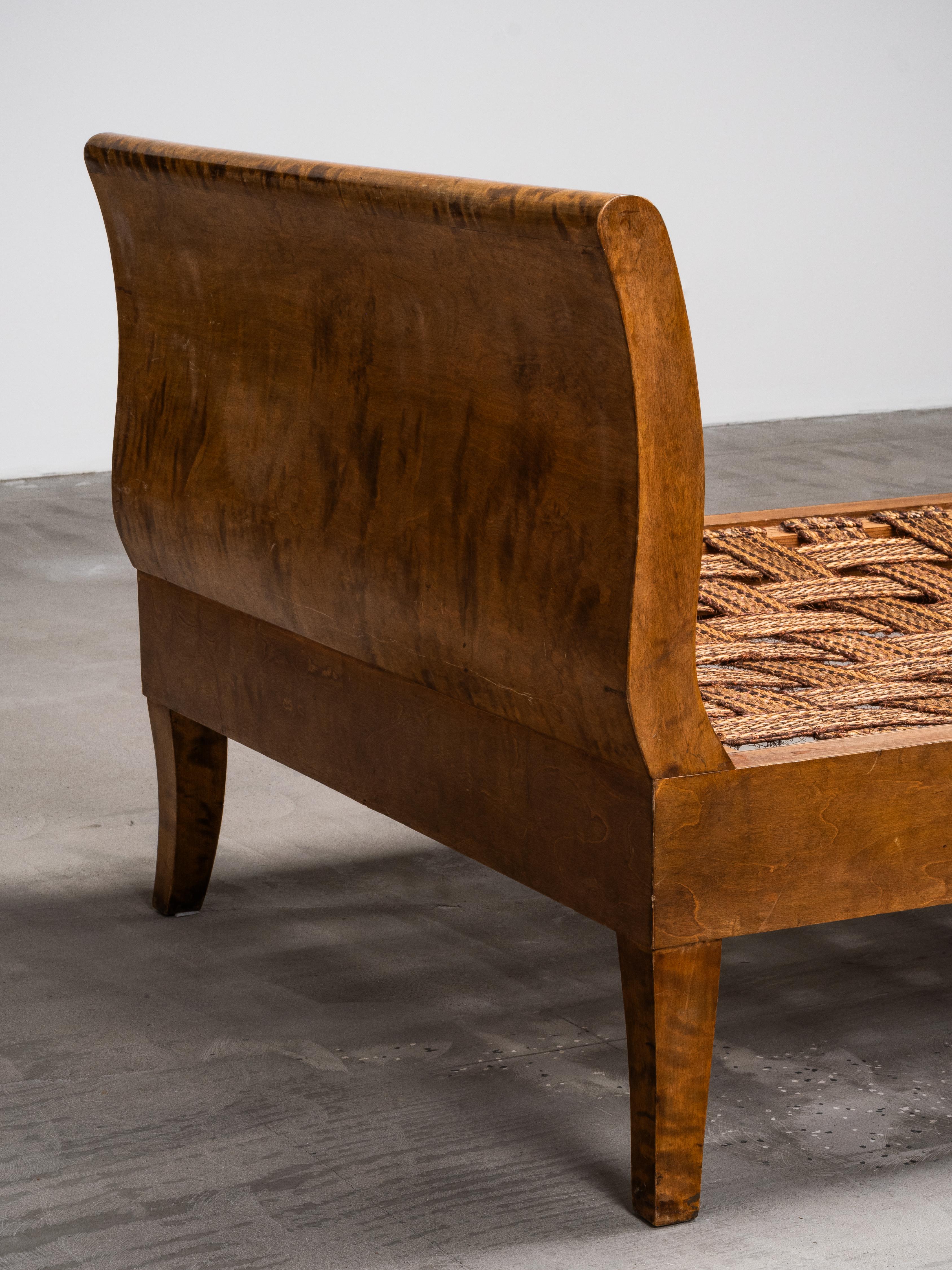 Finnish Art Deco Flame Birch Daybed, 1920s en vente 11