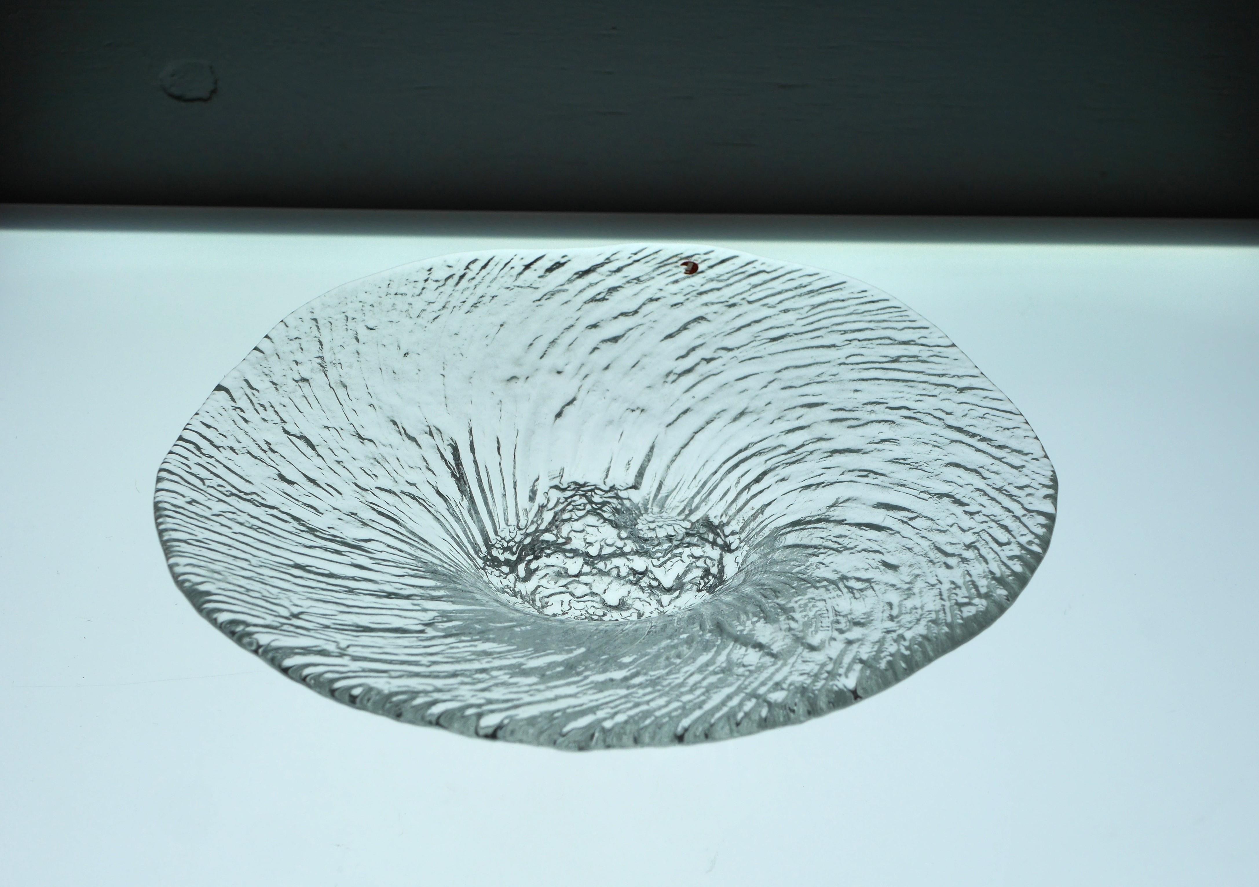 Mid-Century Modern Finnish art glass design, a bowl “Avanti” made by Tapio Wirkkala for Iittala. For Sale