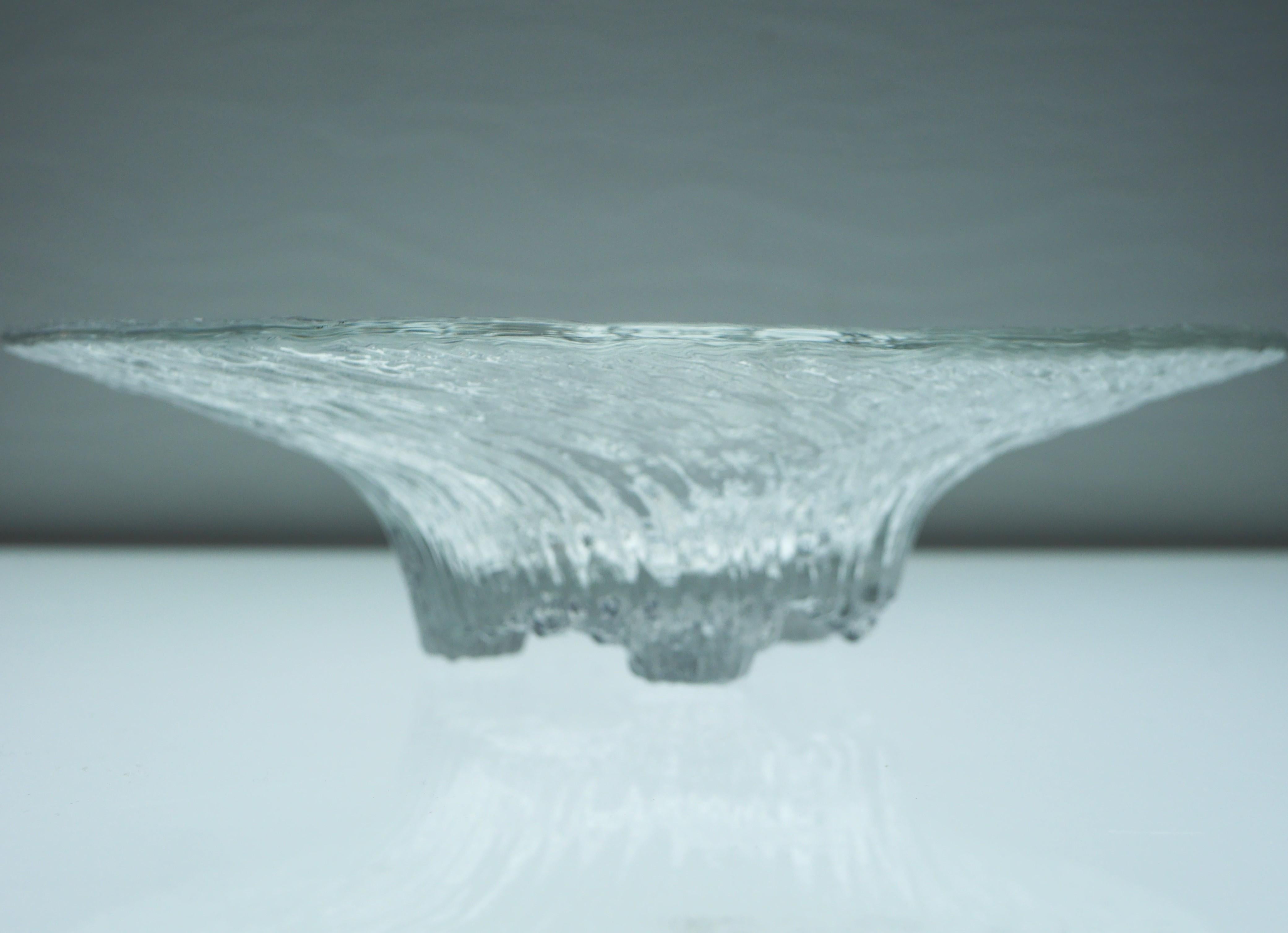Late 20th Century Finnish art glass design, a bowl “Avanti” made by Tapio Wirkkala for Iittala. For Sale
