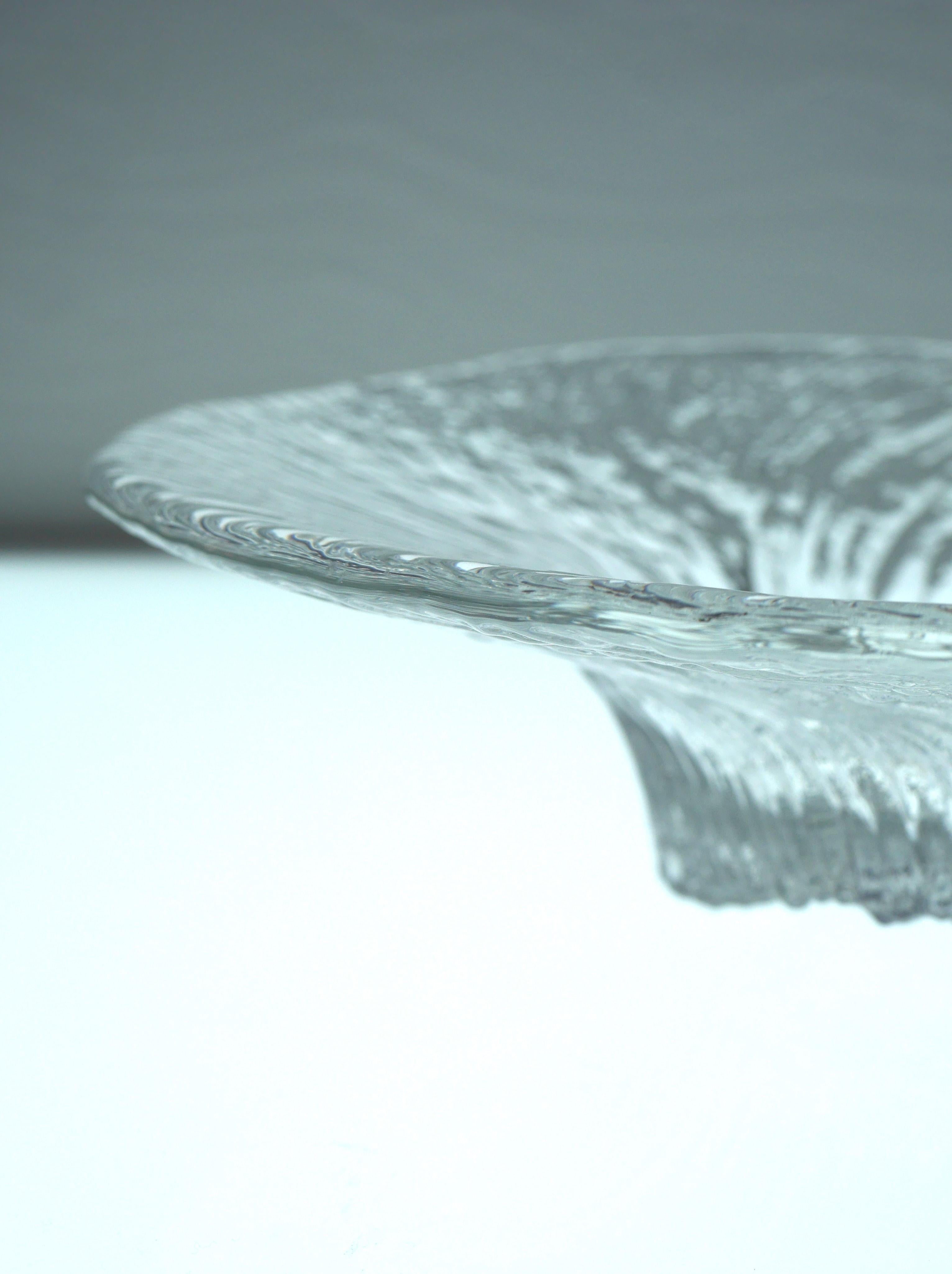 Finnish art glass design, a bowl “Avanti” made by Tapio Wirkkala for Iittala. For Sale 1