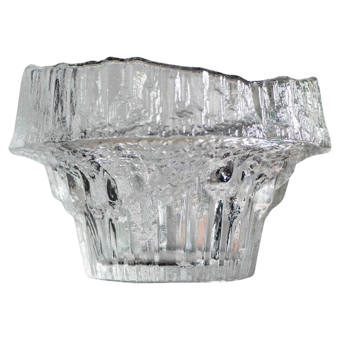 Finnish art glass design, a “Stellaria” bowl made by Tapio Wirkkala for Iittala