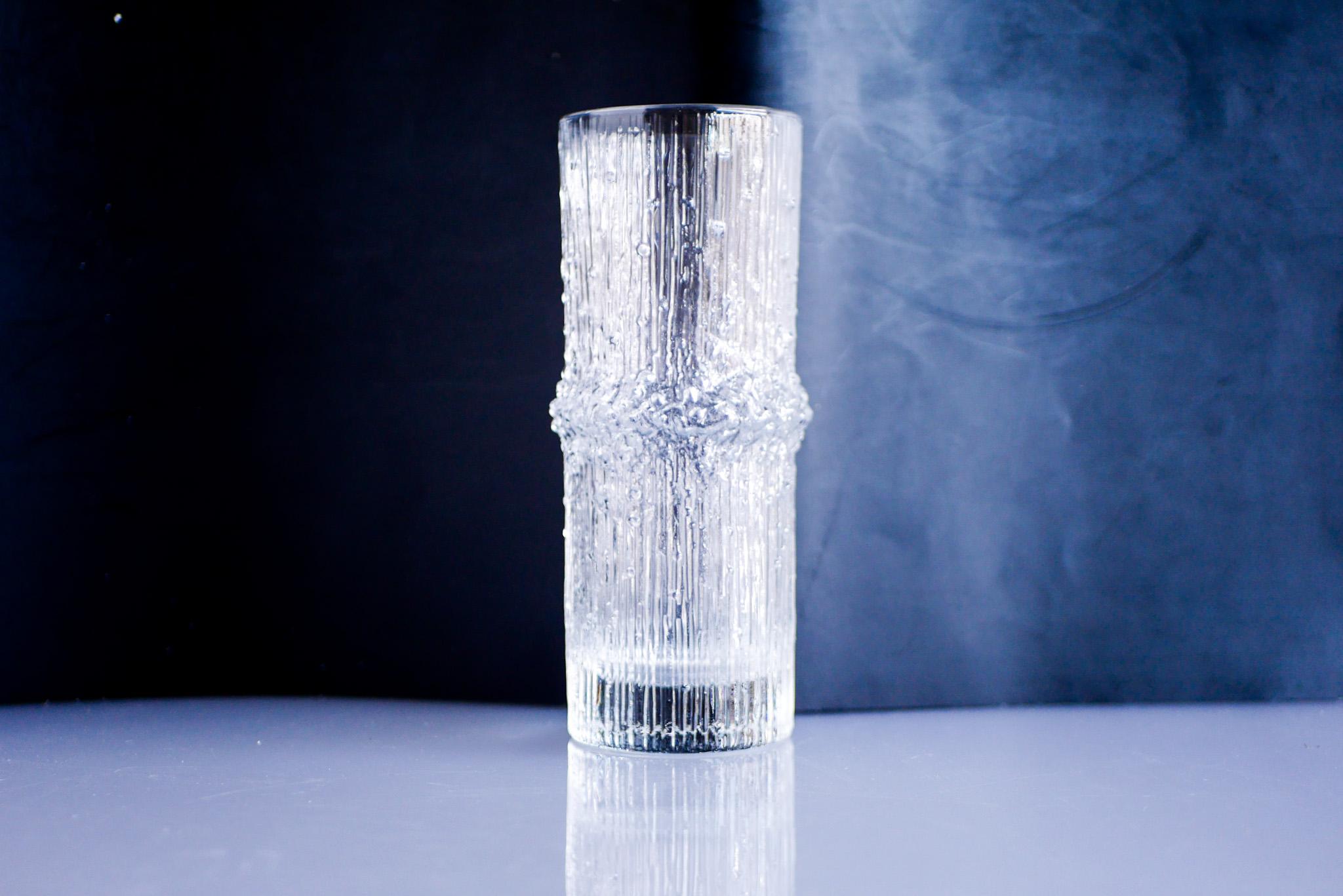 Precioso jarrón de cristal vintage realizado por el talentoso Tapio Wirkkala, conocido como 