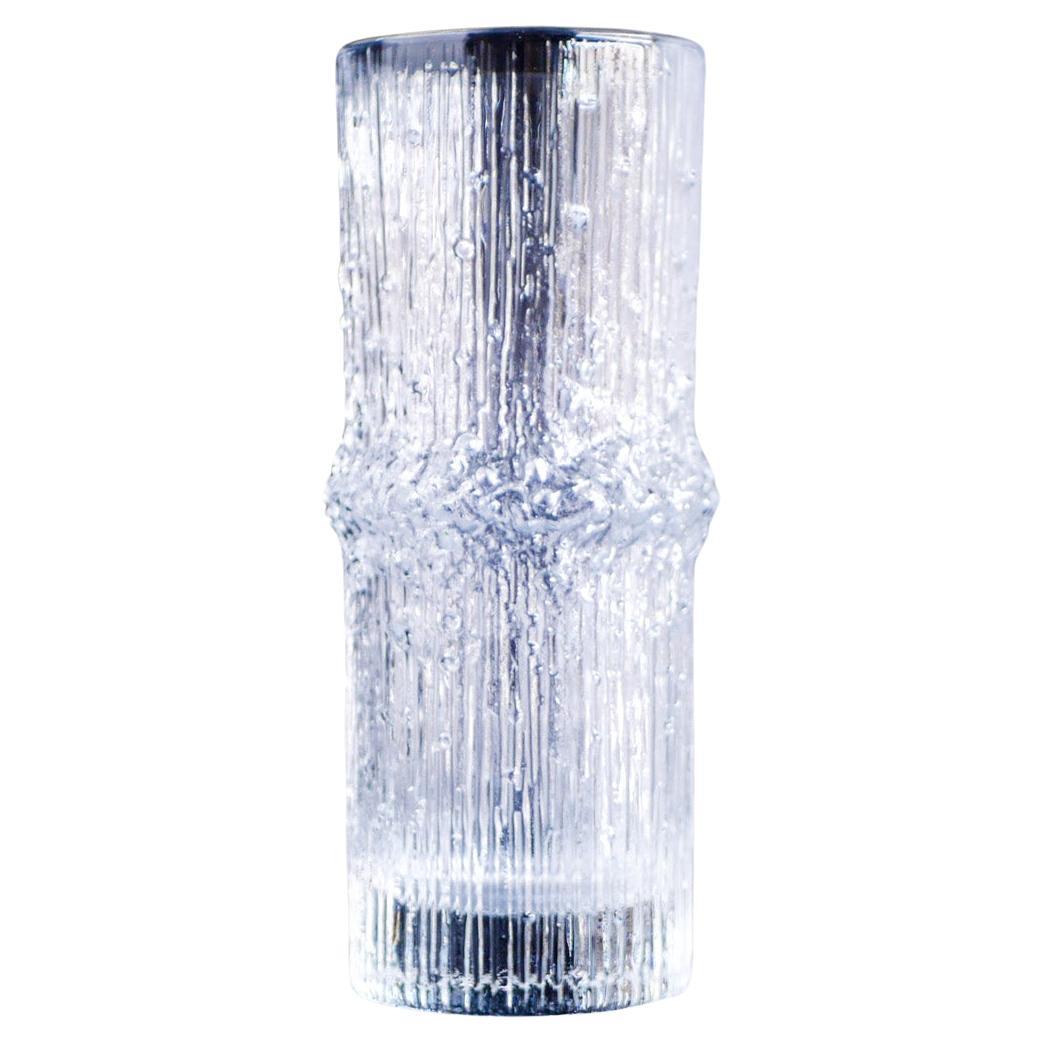 Jarrón finlandés de vidrio artístico, conocido como "NIVA", realizado por Tapio Wirkkala para Iittala en venta