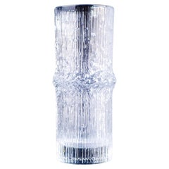 Jarrón finlandés de vidrio artístico, conocido como "NIVA", realizado por Tapio Wirkkala para Iittala