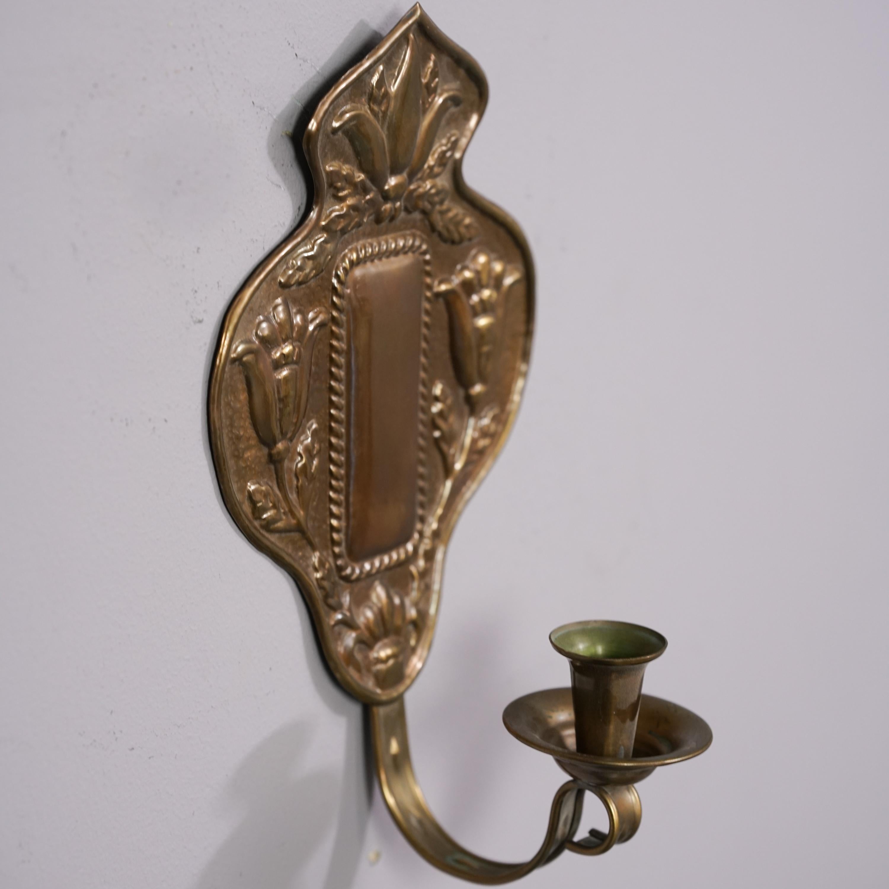 Art Deco Finnish Brass Candle Sconce Model 1100 by Taidetakomo Hakkarainen, 1920s/1930s For Sale