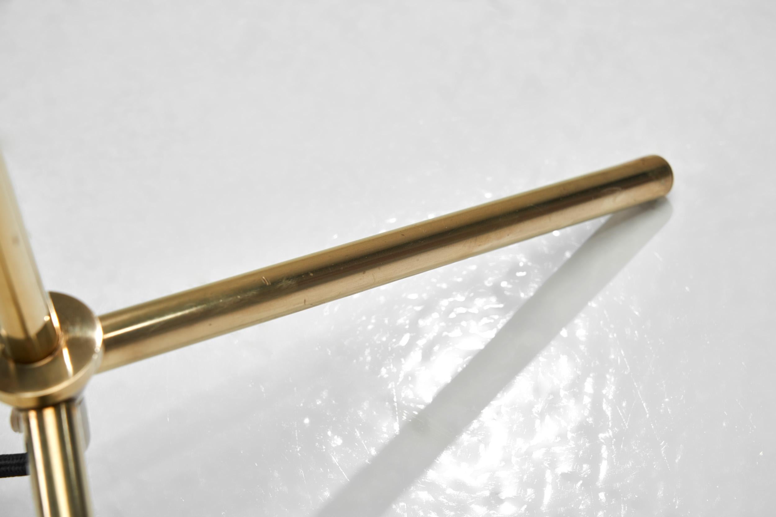 Finnish Brass Floor Lamp for Stockmann Orno, Finland Mid-20th Century For Sale 15