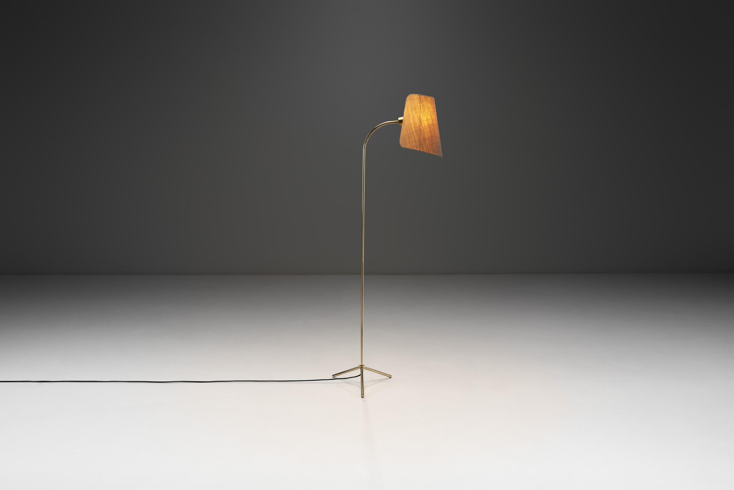 Stockmann Orno, established in 1921 in Helsinki, Finland, was a major manufacturer, renowned for its high-quality lighting fixtures. The company used glass, metals, precious woods to create models that seamlessly blended form and function. The