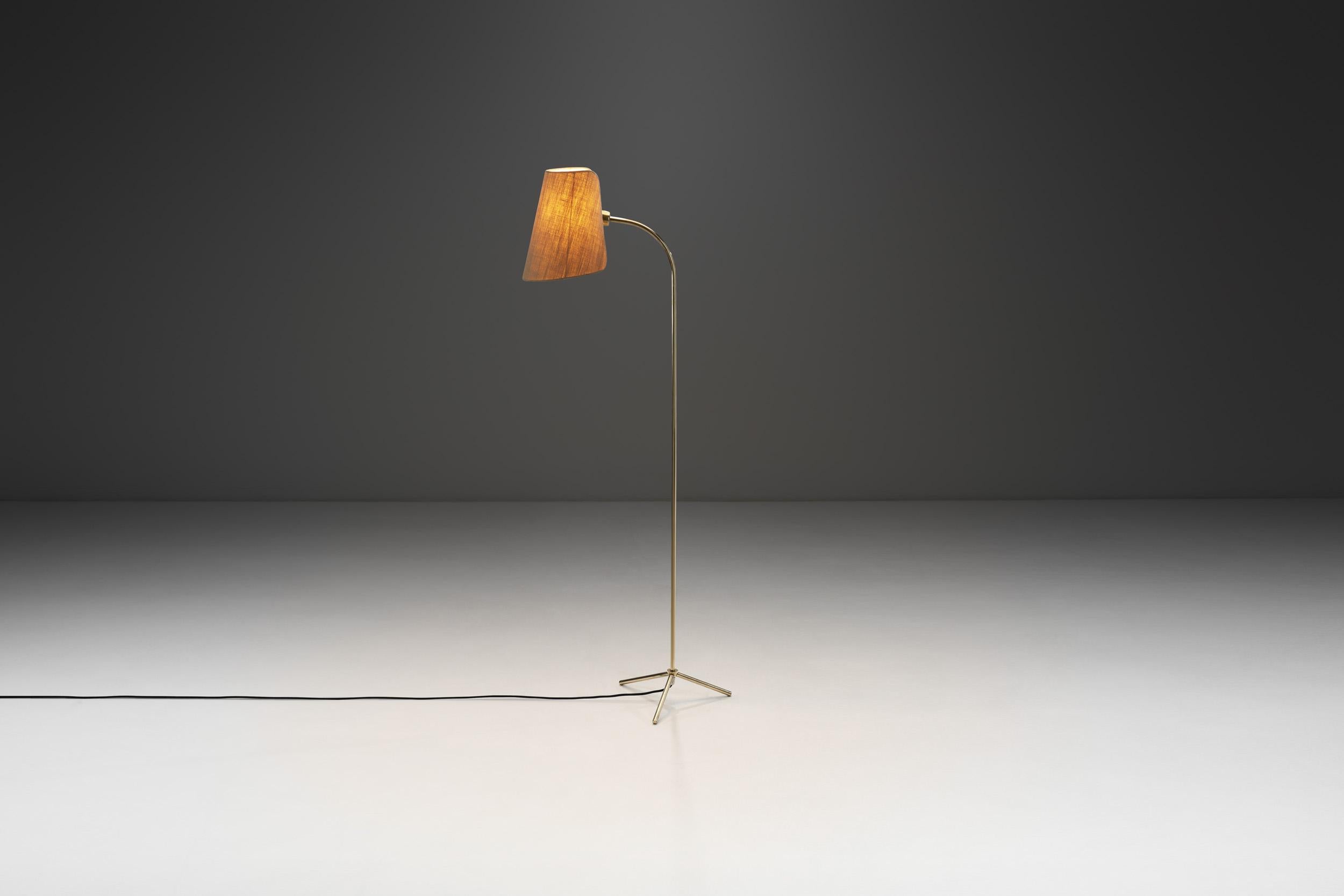 Finnish Brass Floor Lamp for Stockmann Orno, Finland Mid-20th Century For Sale 2