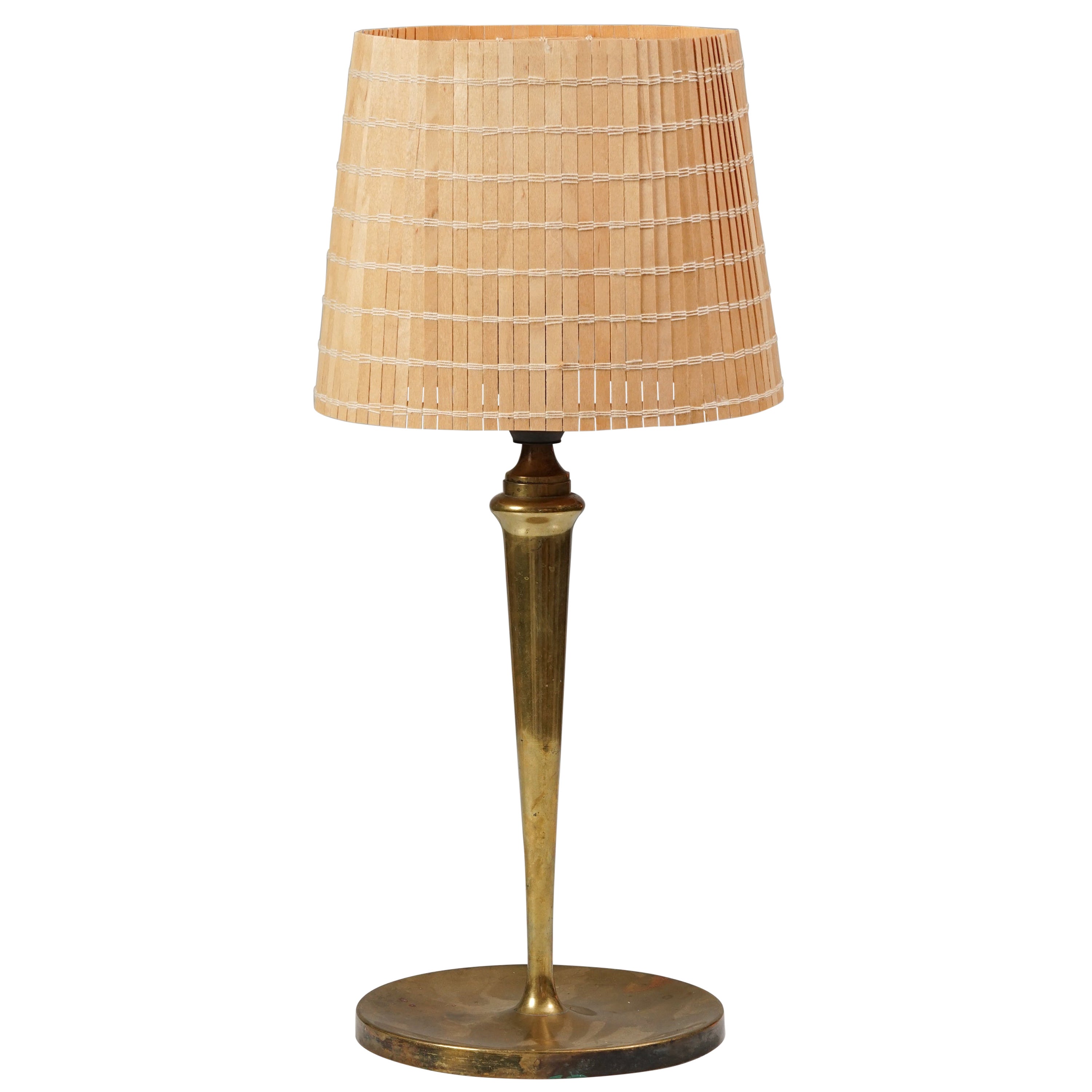Lámpara de mesa finlandesa de latón, años 50