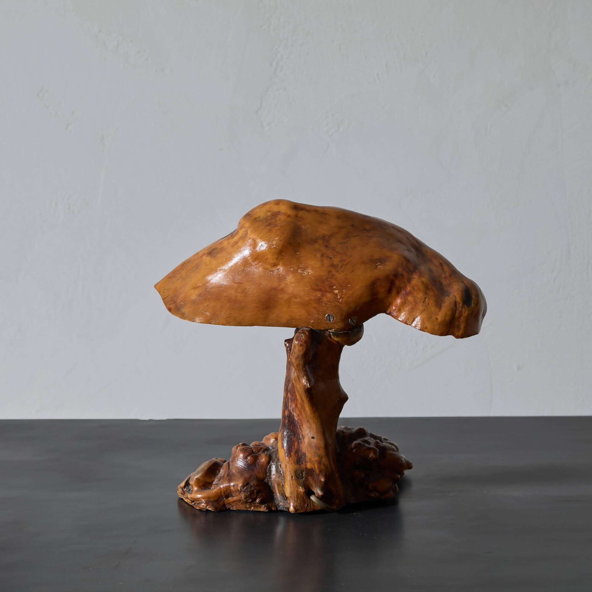 Lámpara de mesa finlandesa de madera de fresno Finlandés en venta