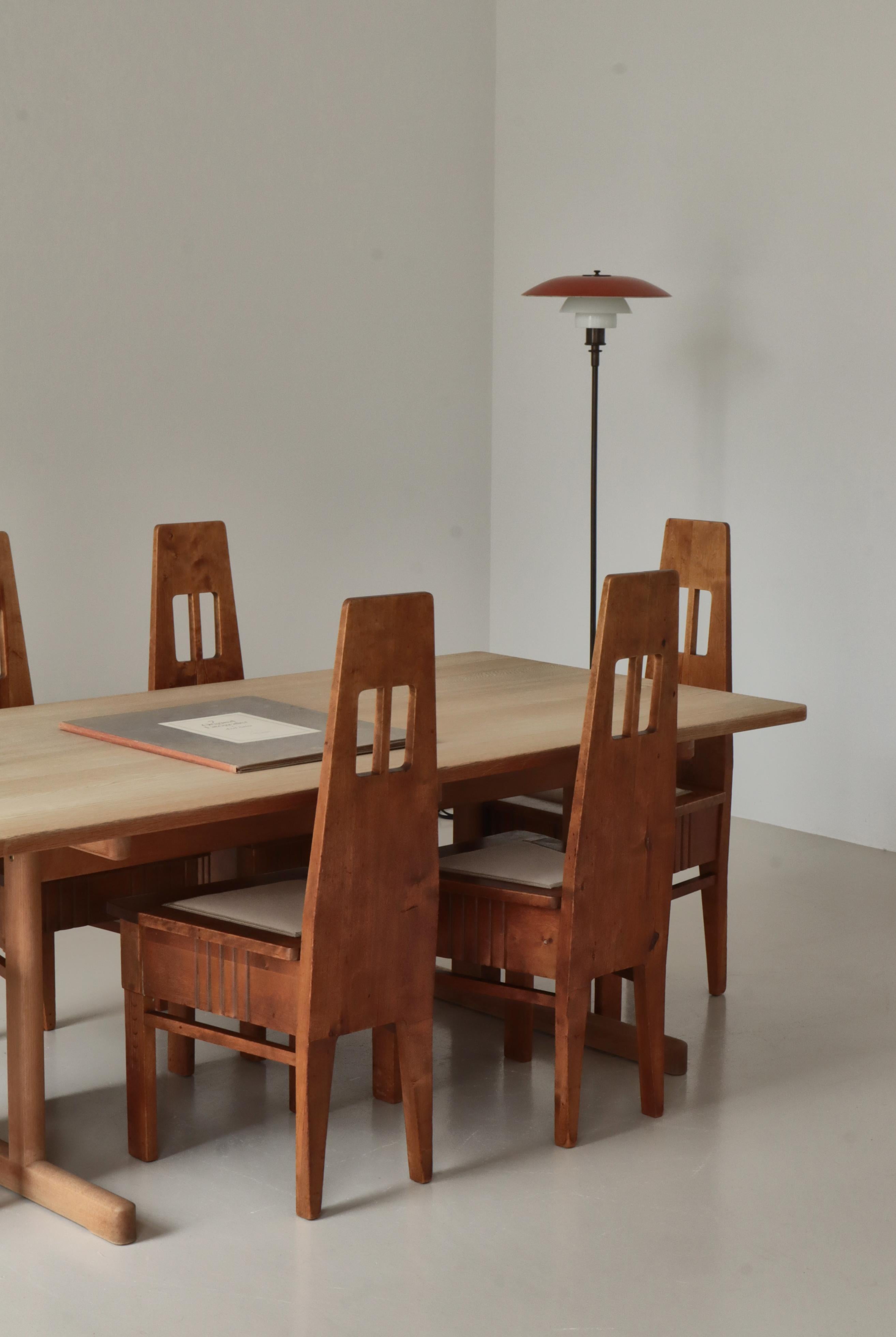 Finnish Cabinetmaker Jugend Style Dining Chairs in Birchwood & White Linen For Sale 11