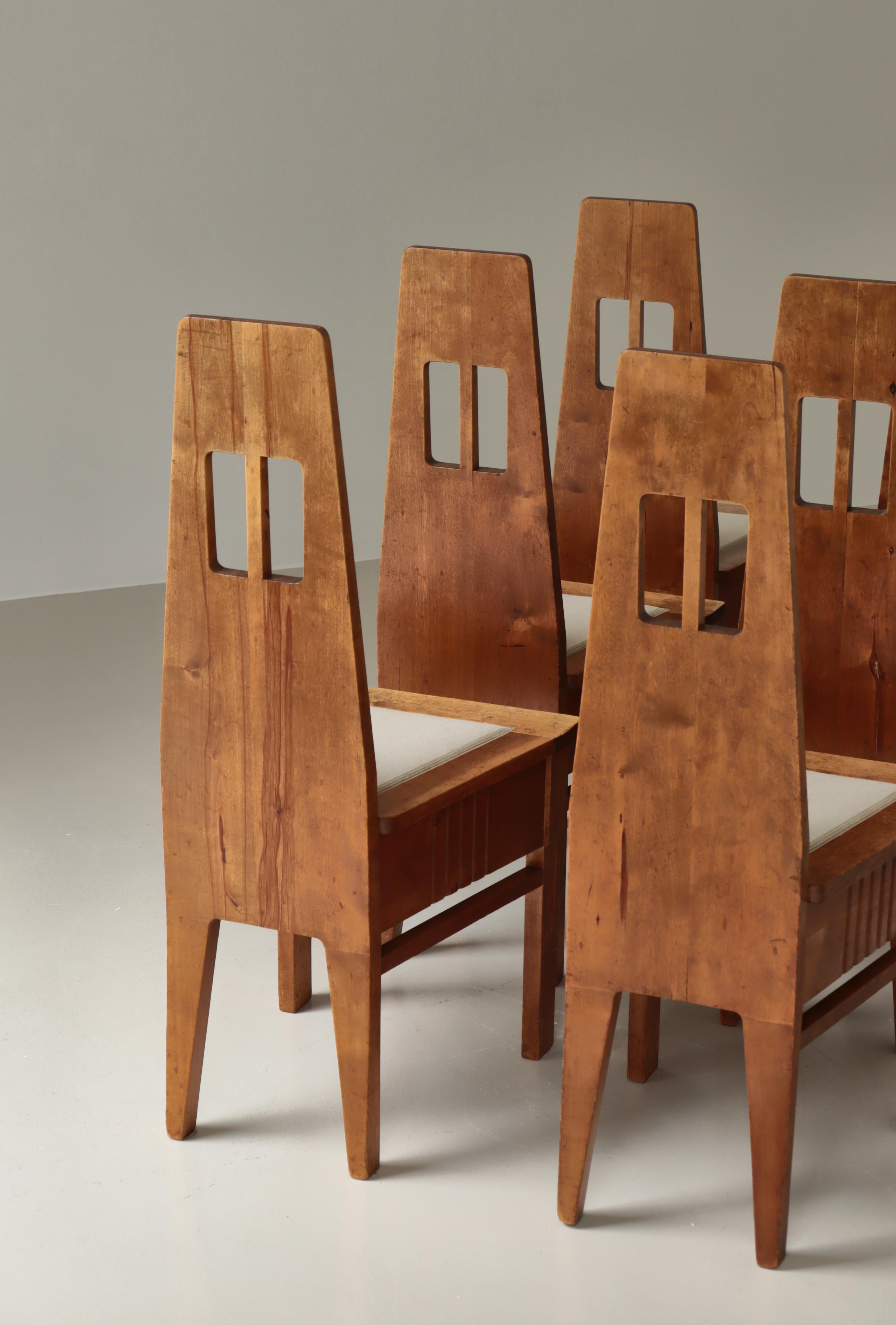 Esszimmerstühle aus Birkenholz und weißem Leinen im Jugendstil der finnischen Tischlerei im Angebot 4