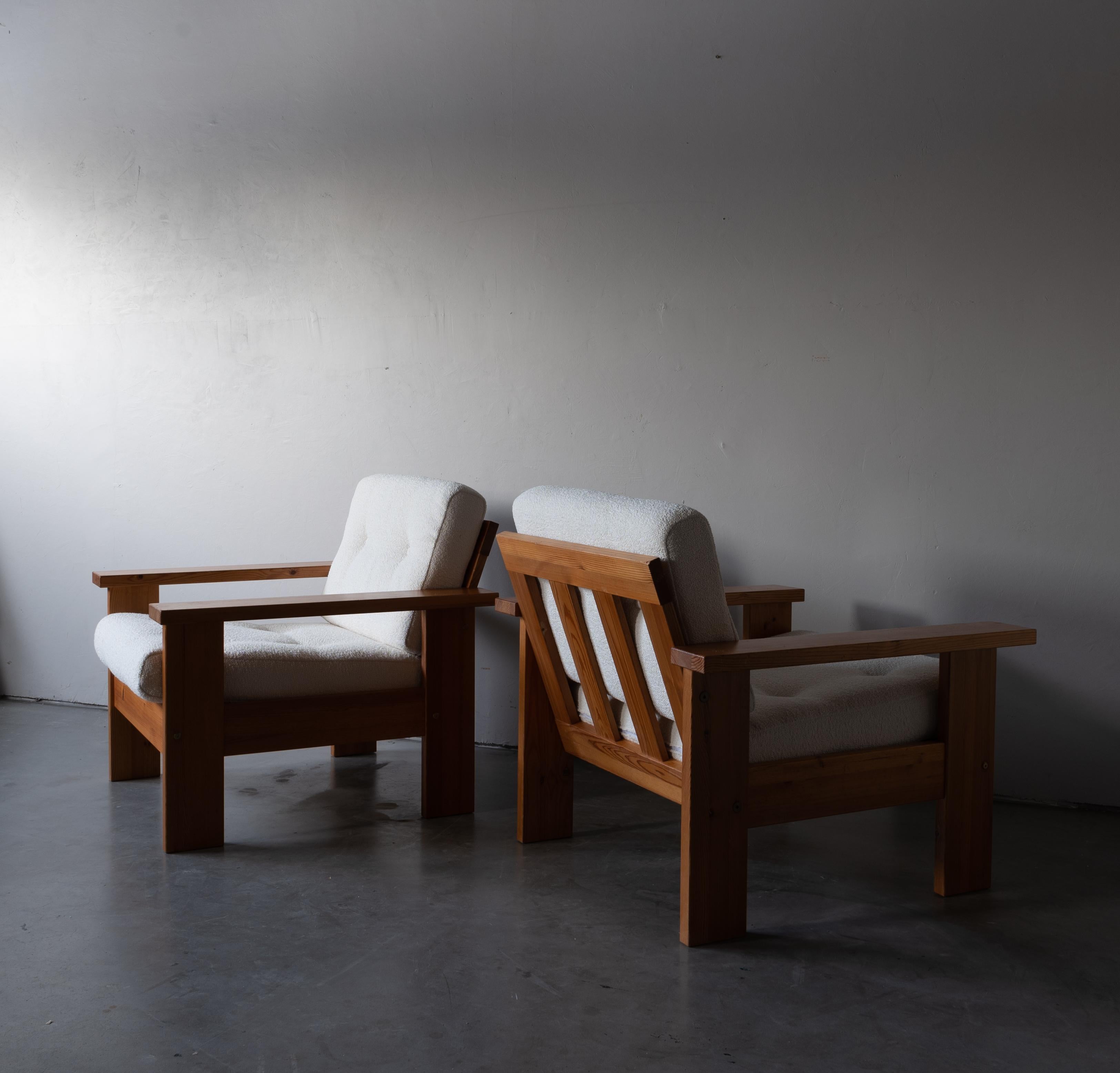 Mid-20th Century Finnish Cabinetmaker, Lounge Chairs, Solid Pine, White Fabric, Finland, 1960s