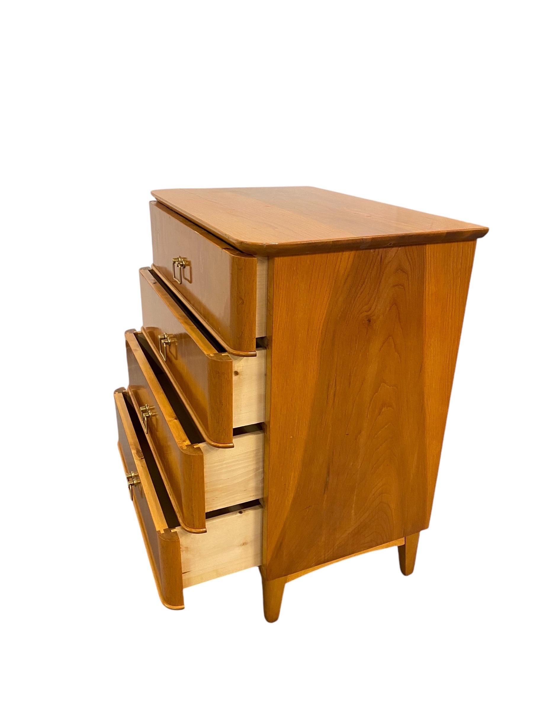 Finnish Cupboard in Birch, Circa 20th Century For Sale 7