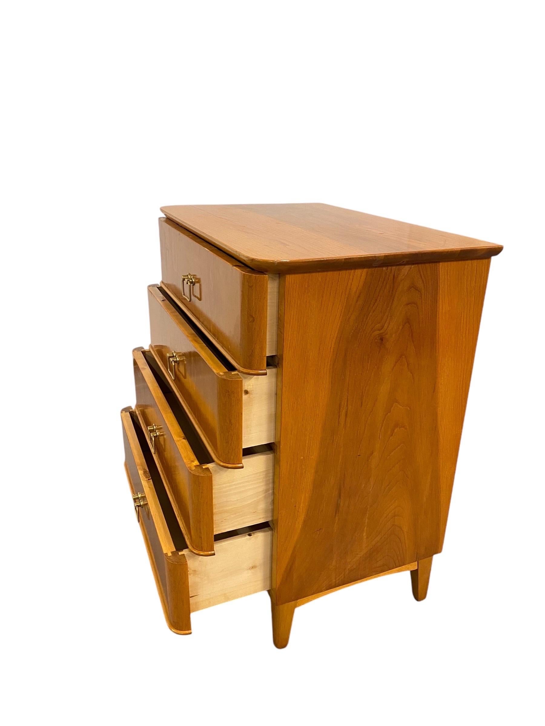 Finnish Cupboard in Birch, Circa 20th Century For Sale 9