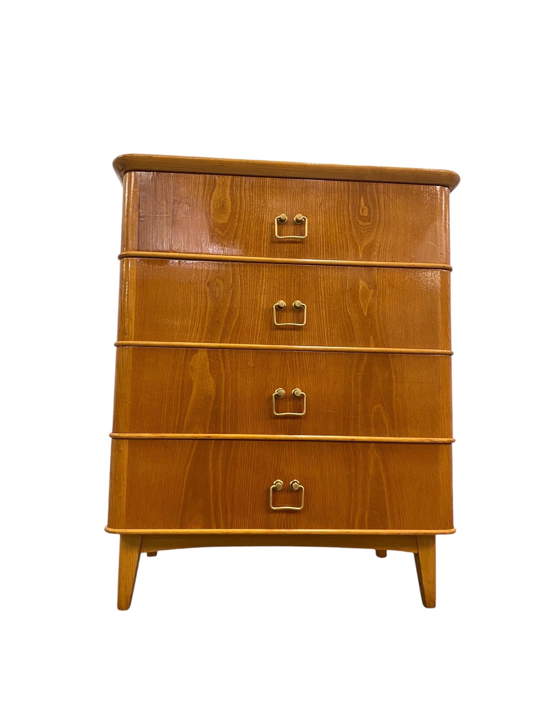 Finnish Cupboard in Birch, Circa 20th Century For Sale 2