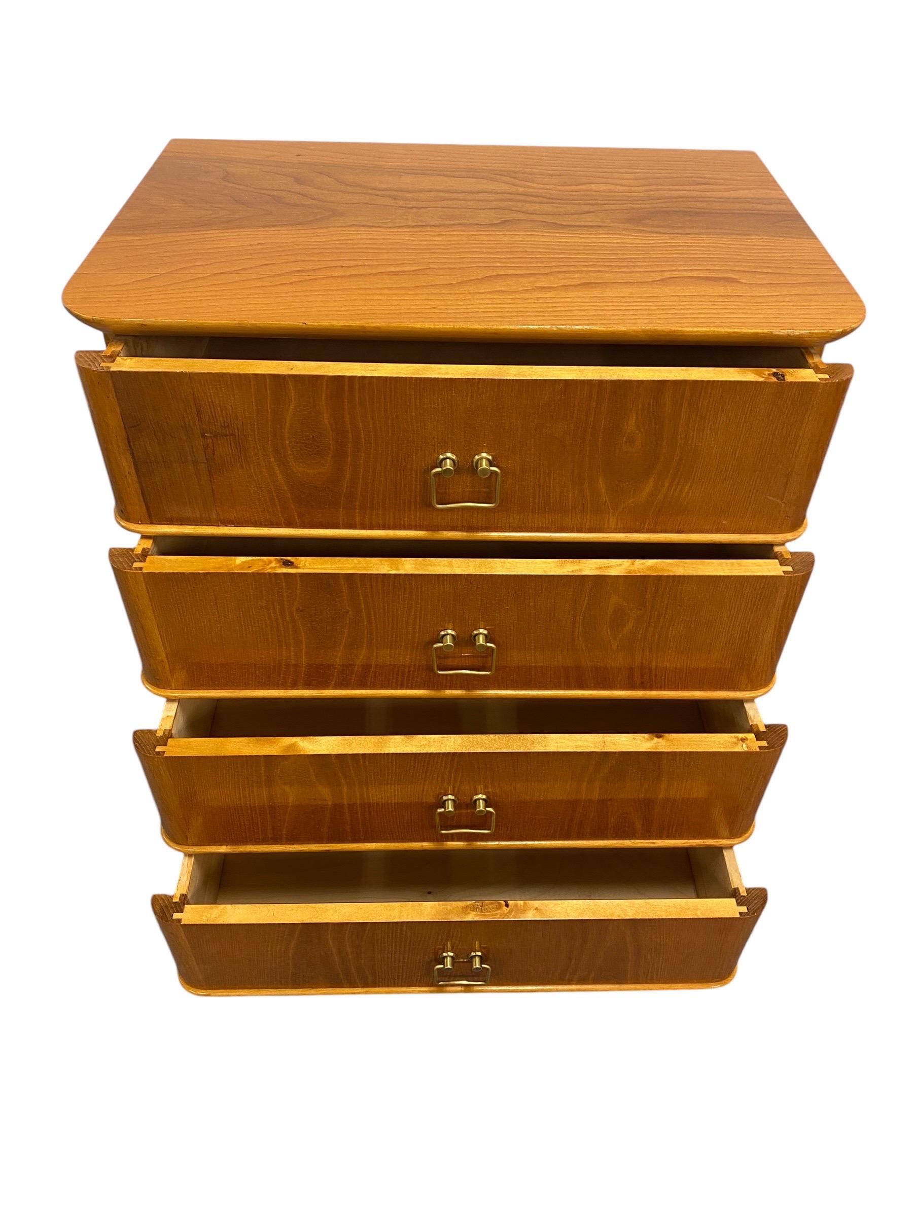 Finnish Cupboard in Birch, Circa 20th Century For Sale 5