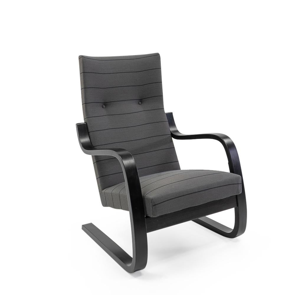 Mid-Century Modern Finnish Design Classic Lounge Chair No 401 by Alvar Aalto, 1930s For Sale