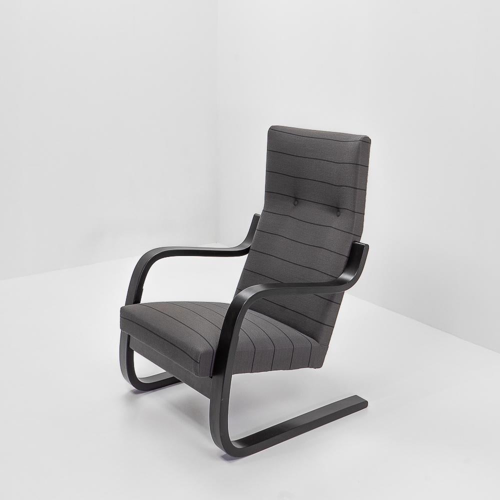 Finnish Design Classic Lounge Chair No 401 by Alvar Aalto, 1930s In Good Condition For Sale In Renens, CH