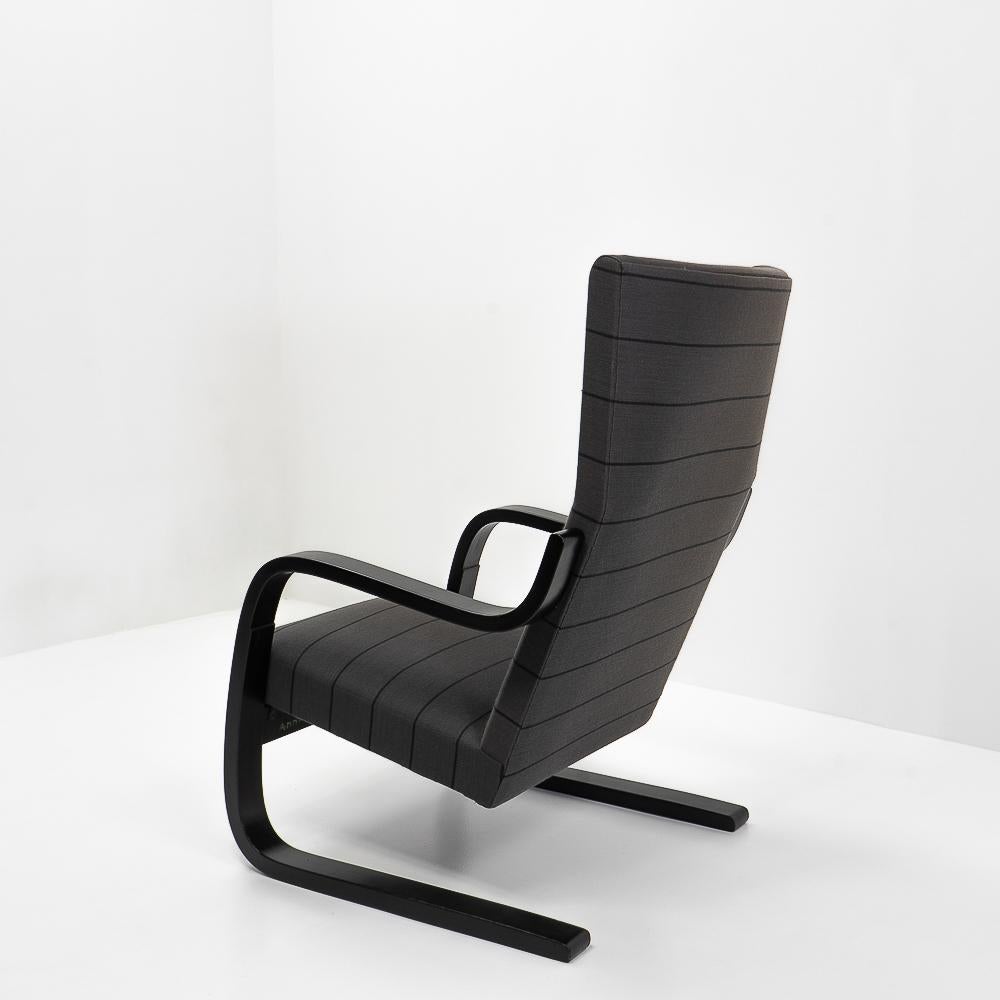 Mid-20th Century Finnish Design Classic Lounge Chair No 401 by Alvar Aalto, 1930s For Sale