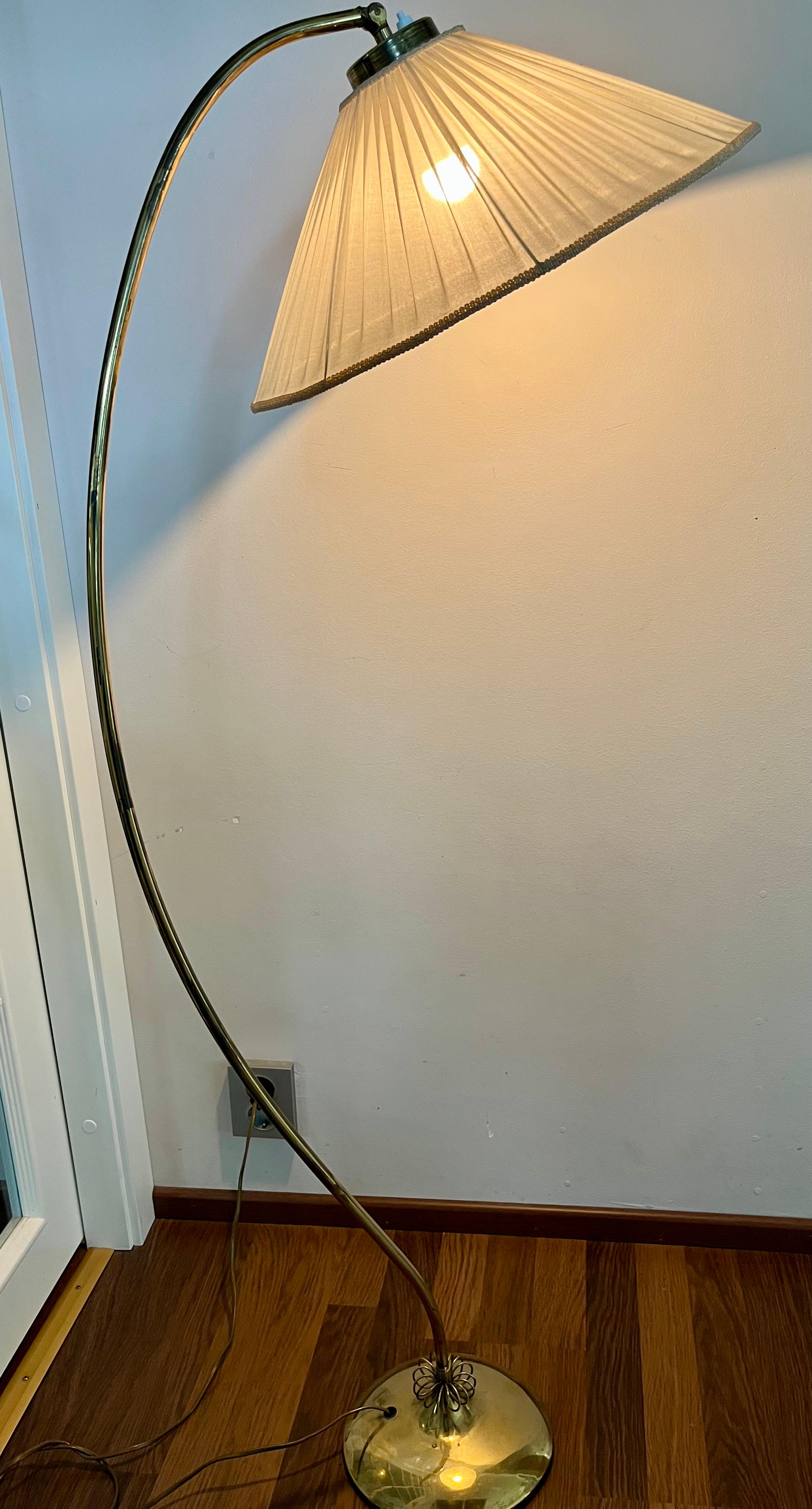Brass Finnish design Floor lamp ”Soini” For Sale