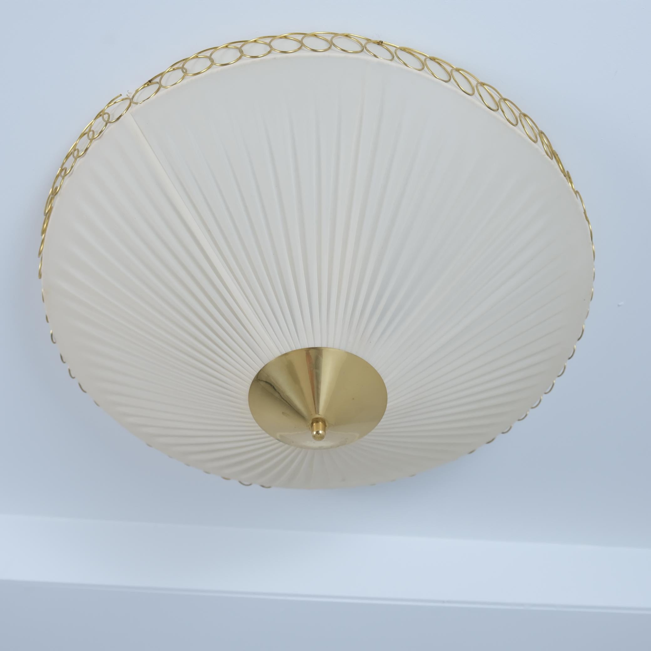 Mid-Century Modern Modèle 1241 de conception finlandaise en laiton et textile synthétique, Valinte 1950 en vente
