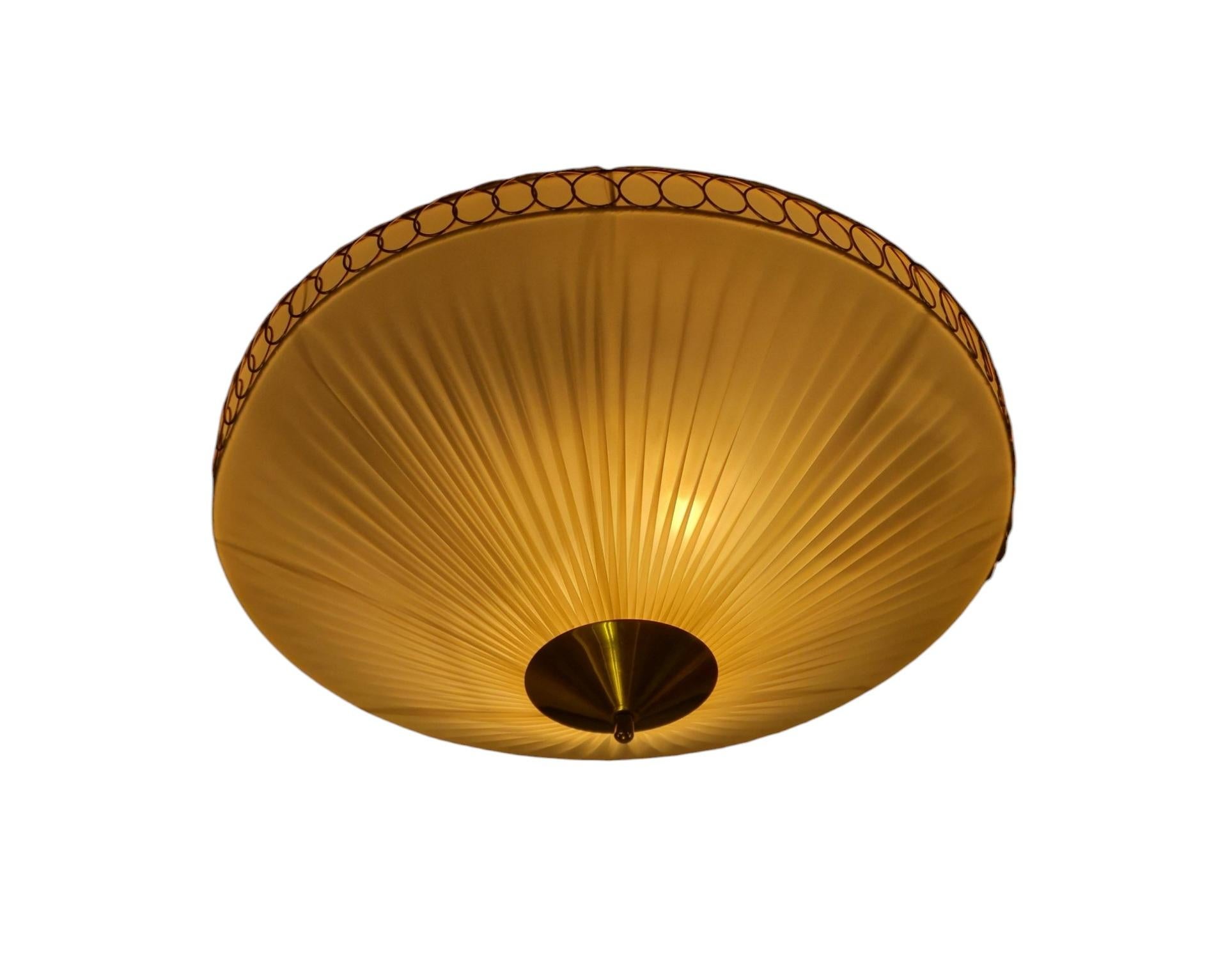 Modèle 1241 de conception finlandaise en laiton et textile synthétique, Valinte 1950 en vente 2