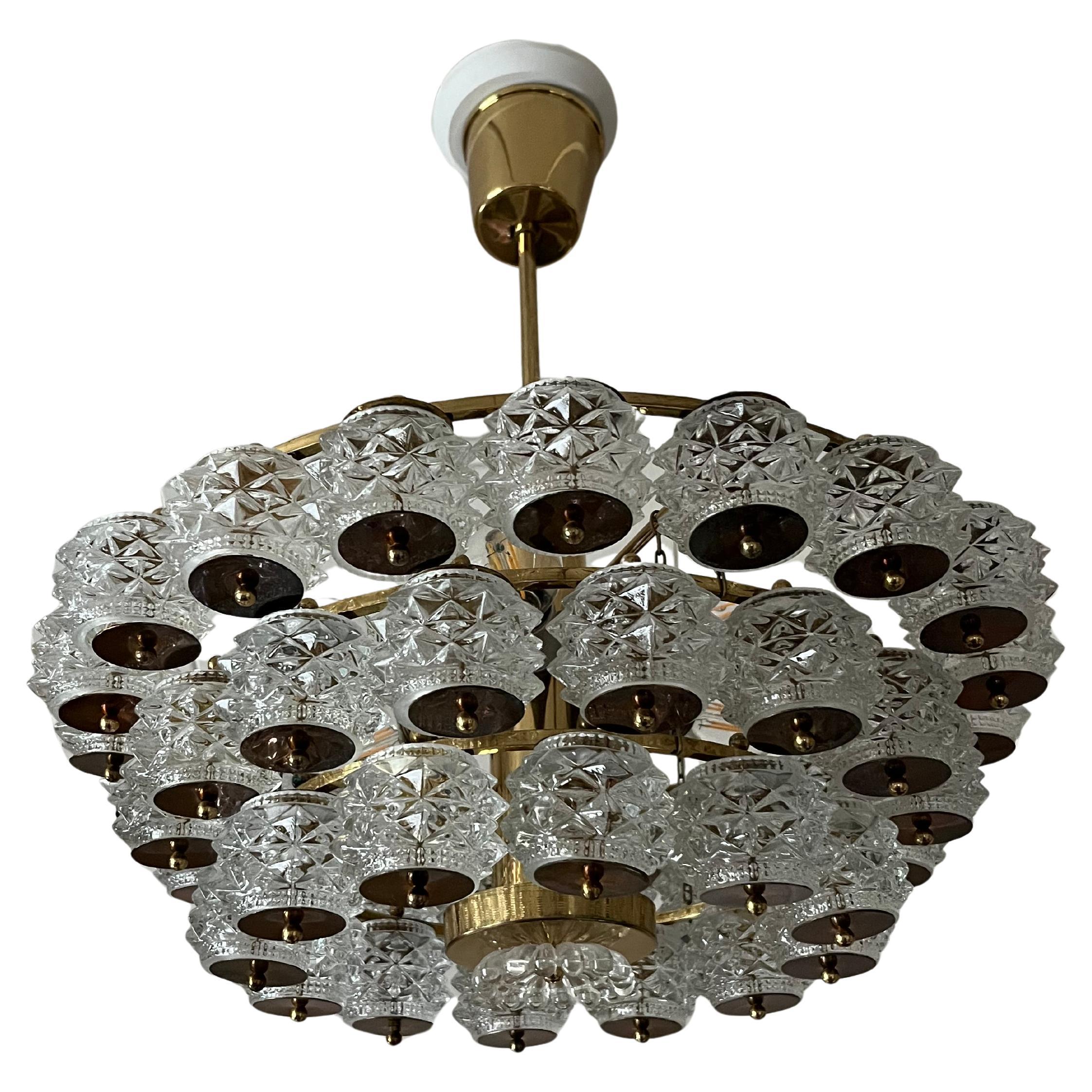 Lampada di design finlandese HYVAL