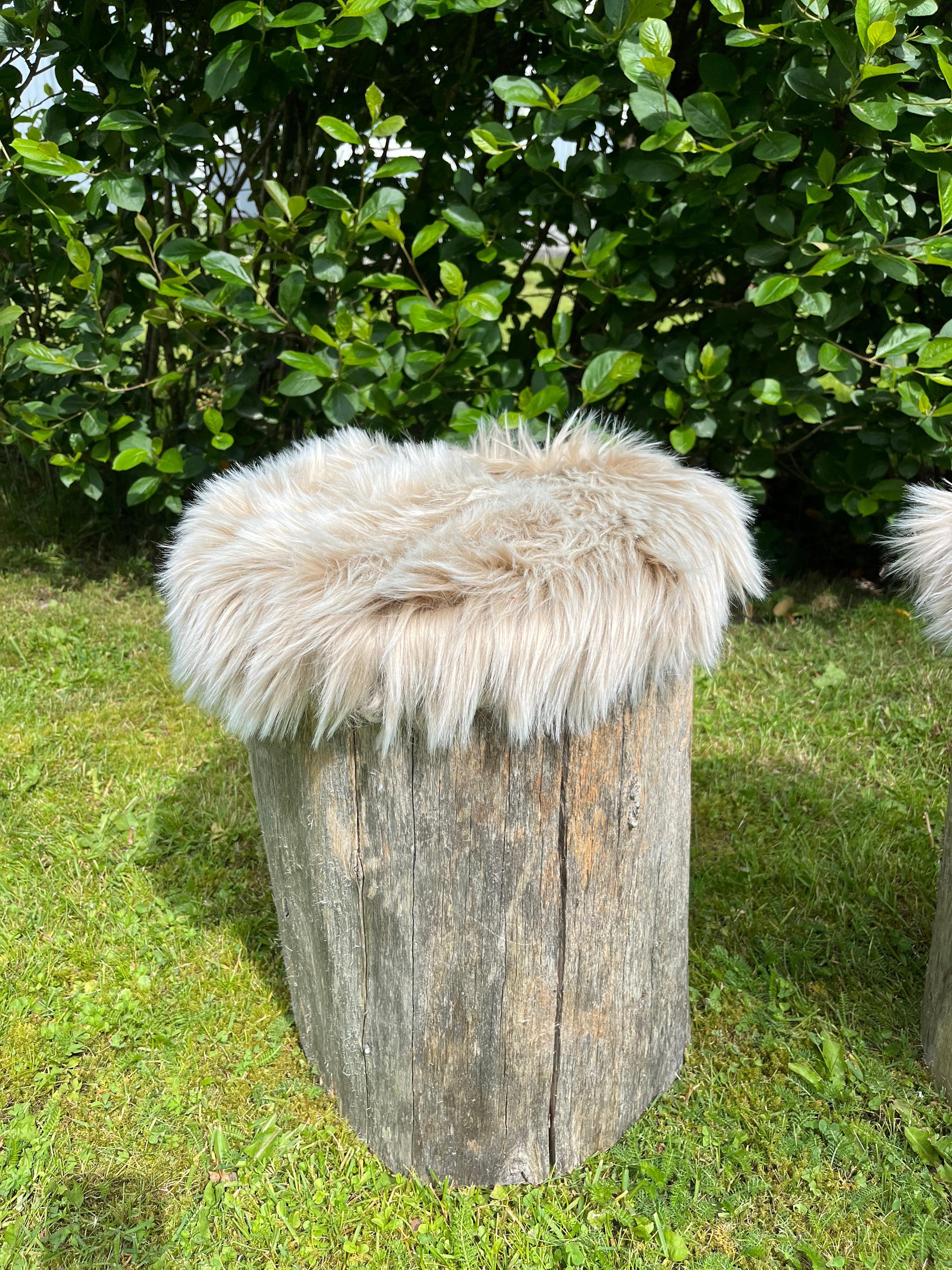 Finlandais Tabourets en vieux bois au design finlandais. en vente