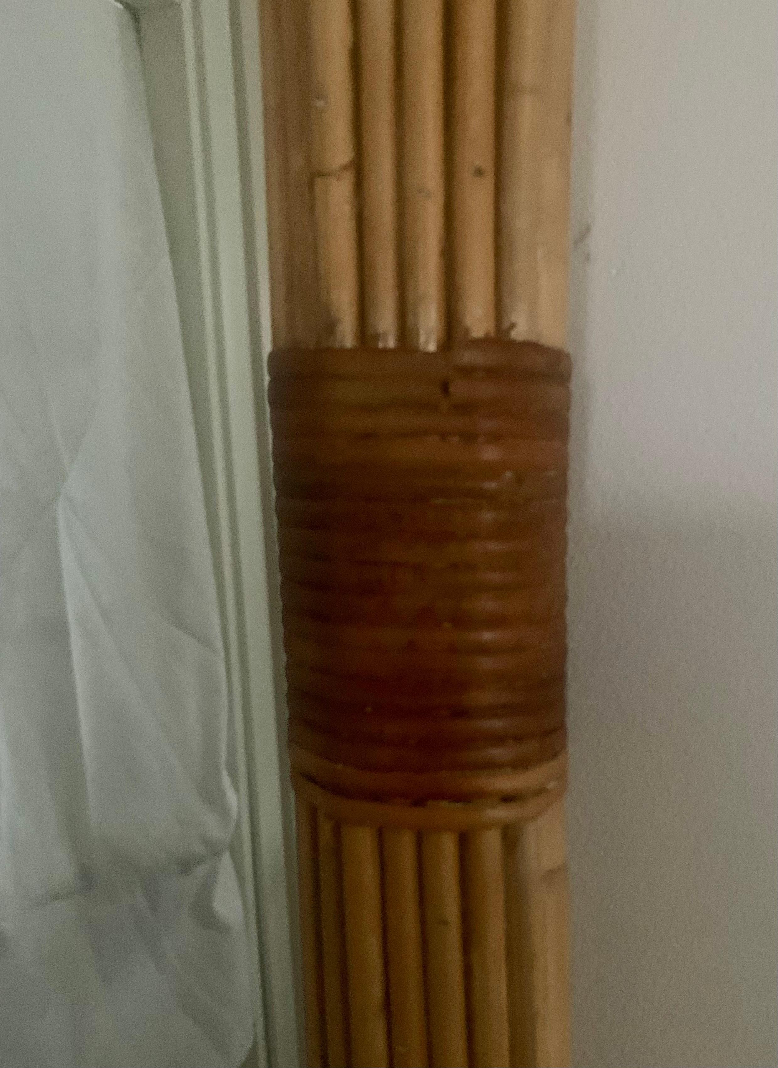 Finlandese Specchio da parete in rattan dal design finlandese in vendita