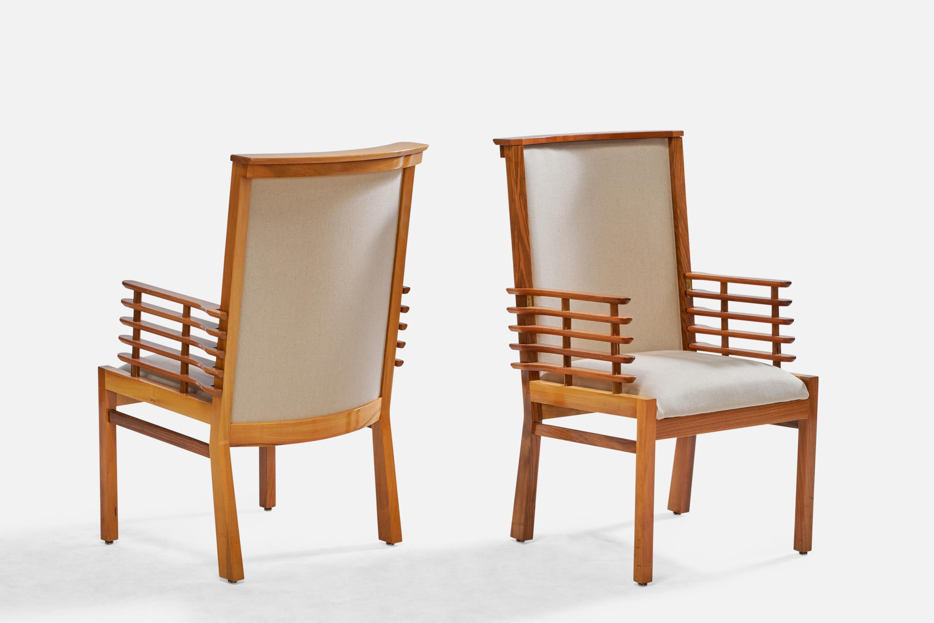 Milieu du XXe siècle Designer finlandais, fauteuils, noyer, tissu, Finlande, années 1950 en vente