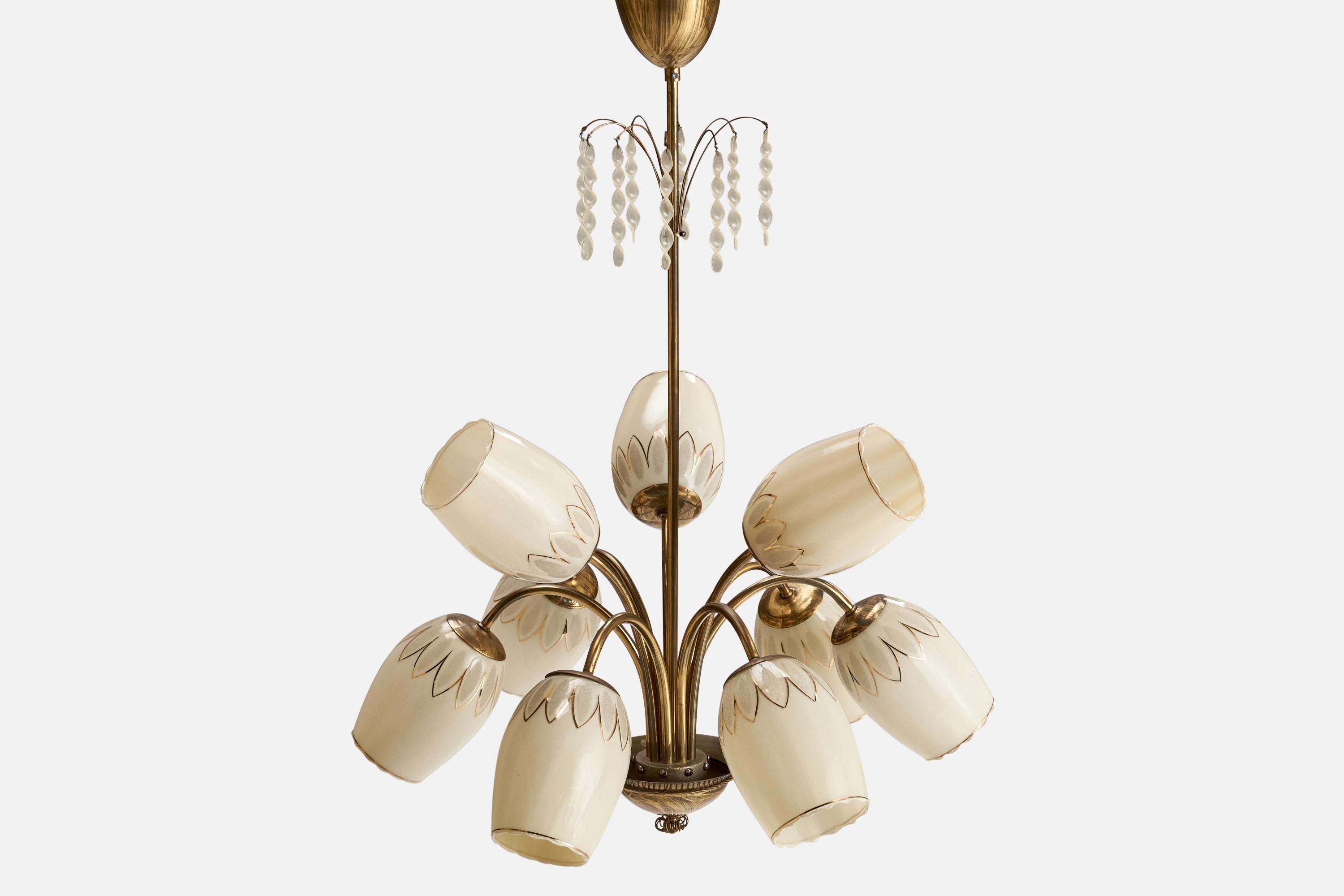Finlandese Designer finlandese, lampadario, ottone, vetro, acrilico, Finlandia, anni '40 in vendita