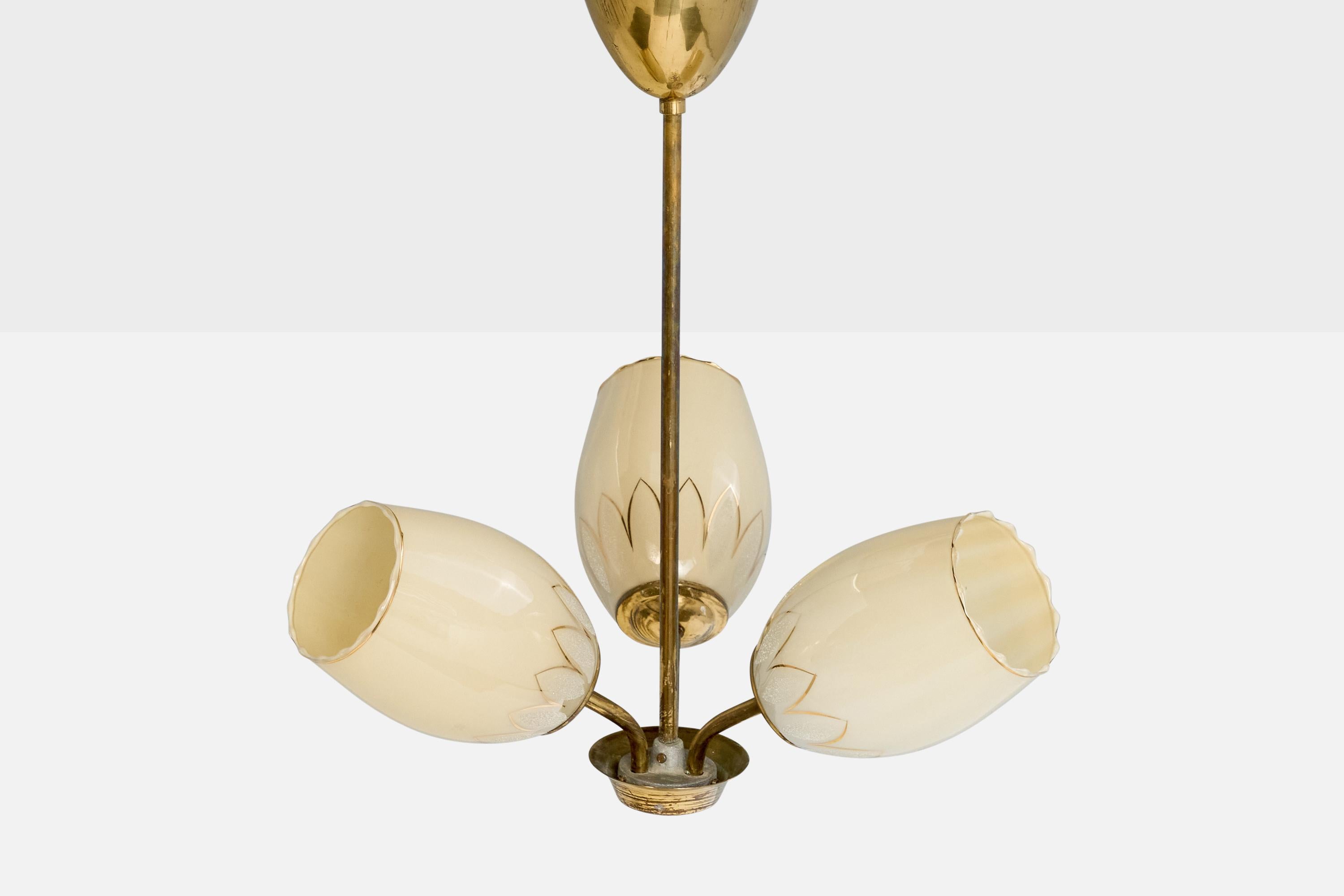 Finnischer Designer, Kronleuchter, Messing, Glas, Finnland, 1940er Jahre im Zustand „Gut“ im Angebot in High Point, NC