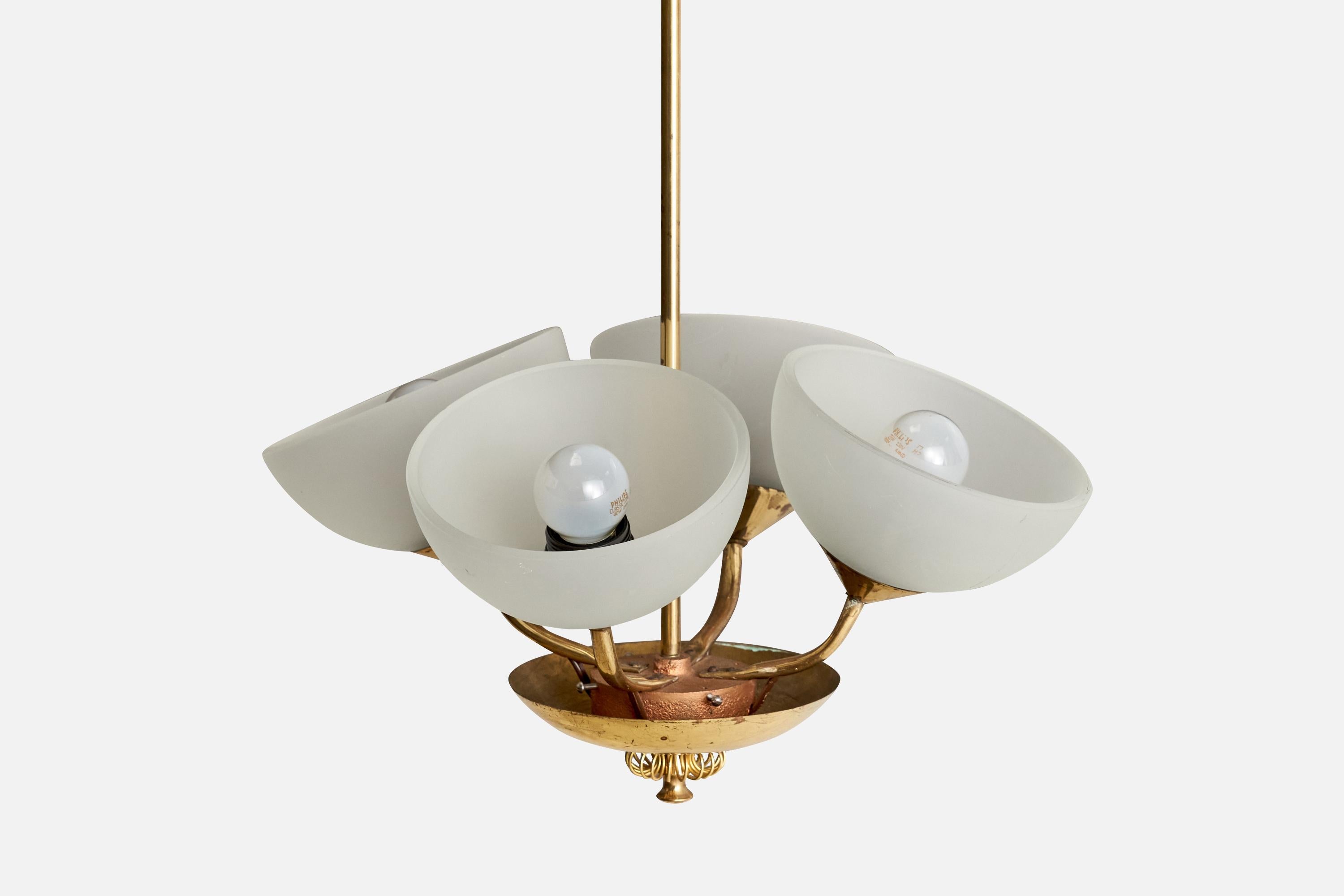 Designer finlandese, lampadario, ottone, vetro, Finlandia, anni '40 In condizioni buone in vendita a High Point, NC