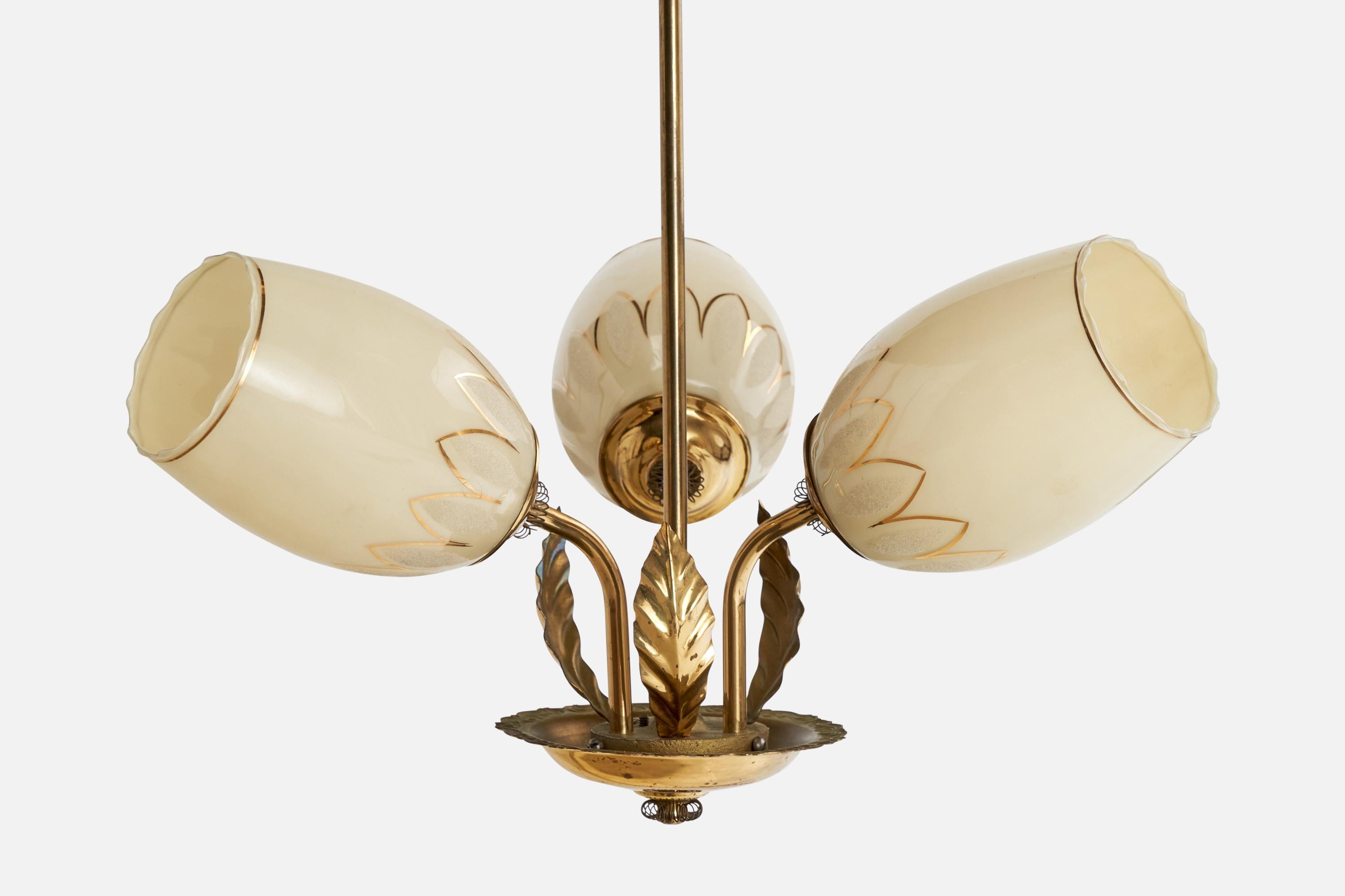 Finnischer Designer, Kronleuchter, Messing, Glas, Finnland, 1940er Jahre (Mitte des 20. Jahrhunderts) im Angebot