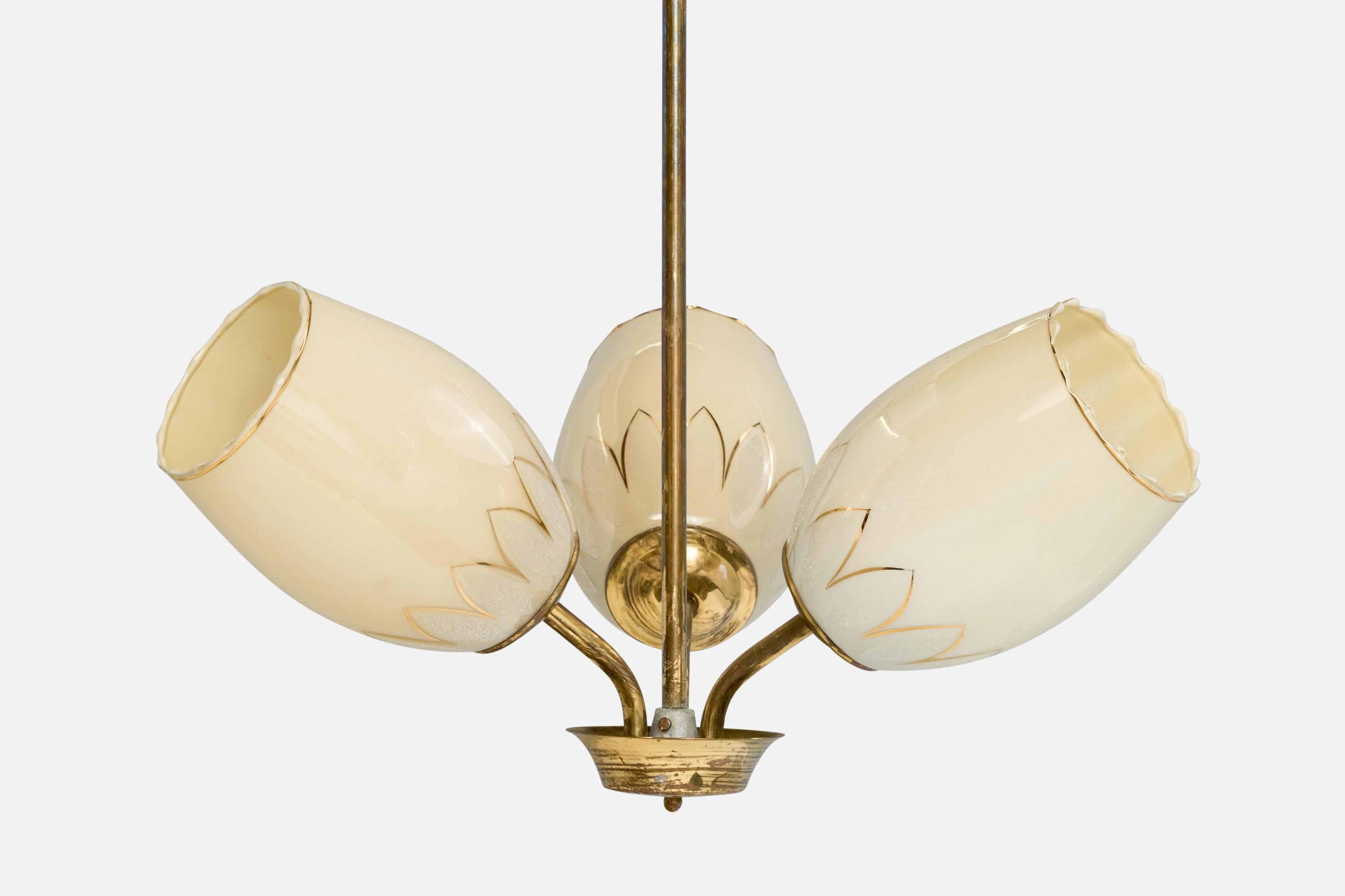 Finnischer Designer, Kronleuchter, Messing, Glas, Finnland, 1940er Jahre (Mitte des 20. Jahrhunderts) im Angebot