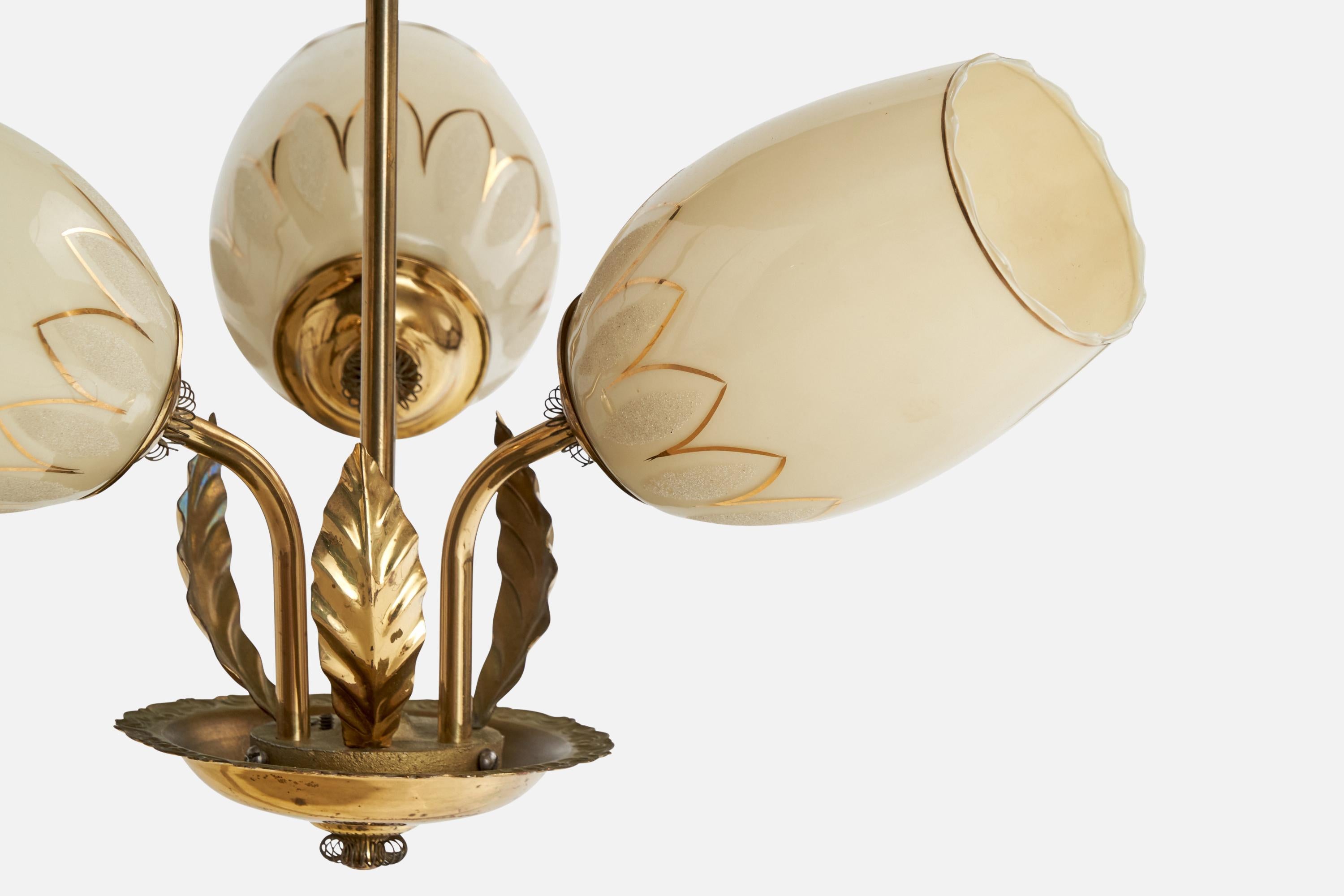 Finnischer Designer, Kronleuchter, Messing, Glas, Finnland, 1940er Jahre im Angebot 1