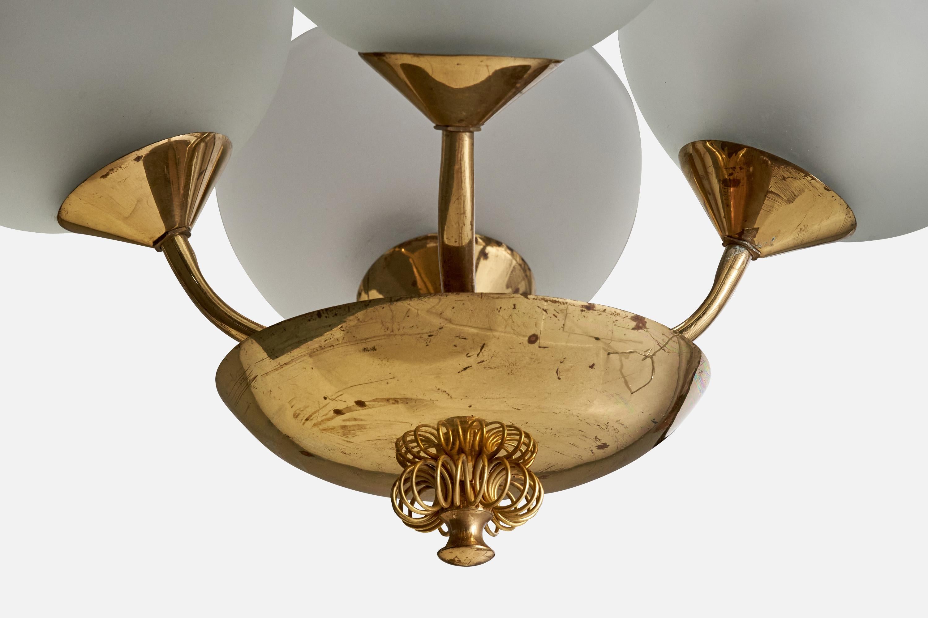 Ottone Designer finlandese, lampadario, ottone, vetro, Finlandia, anni '40 in vendita