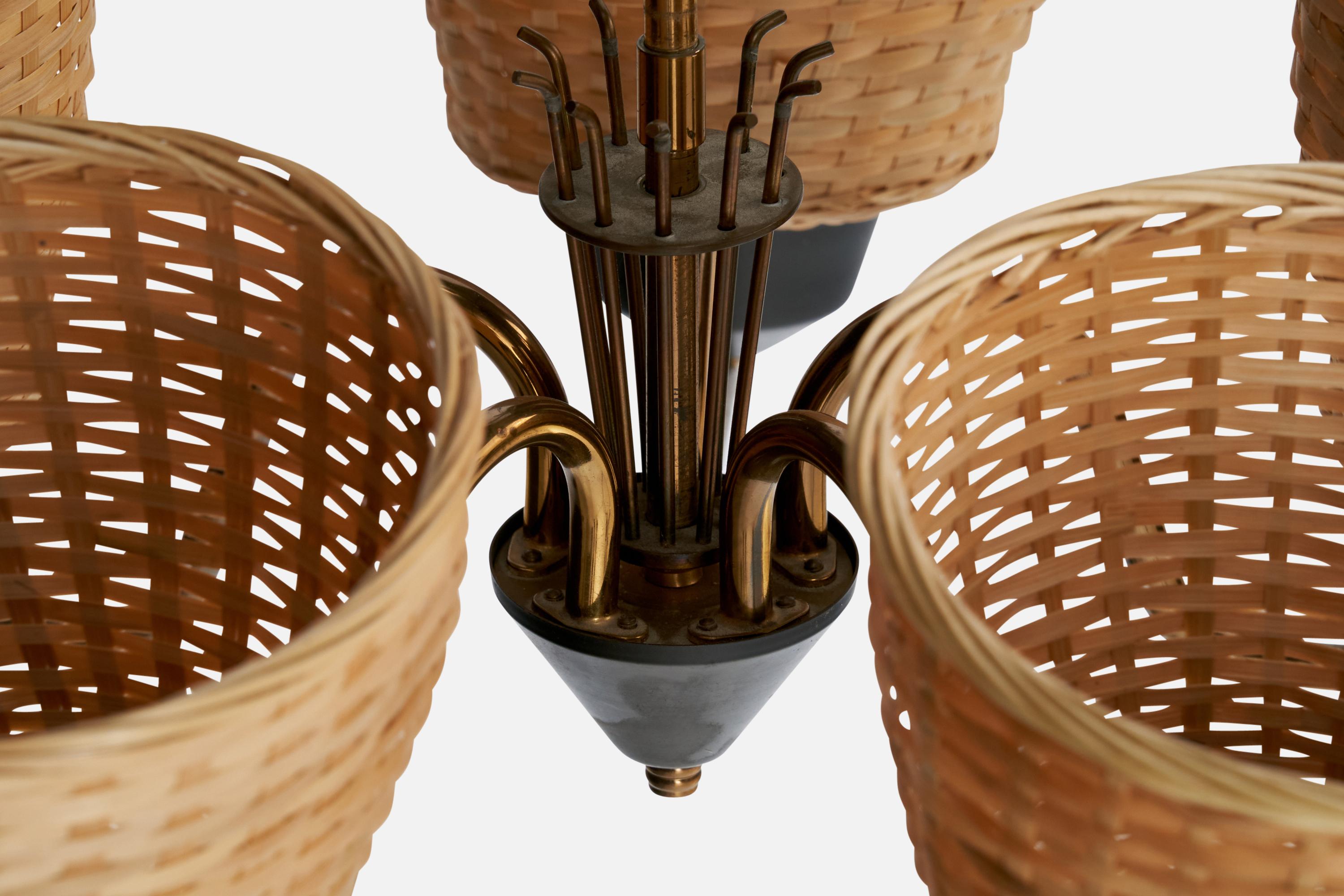 Metallo Lampadario di design finlandese, ottone, metallo, rattan, Finlandia, anni '50 in vendita