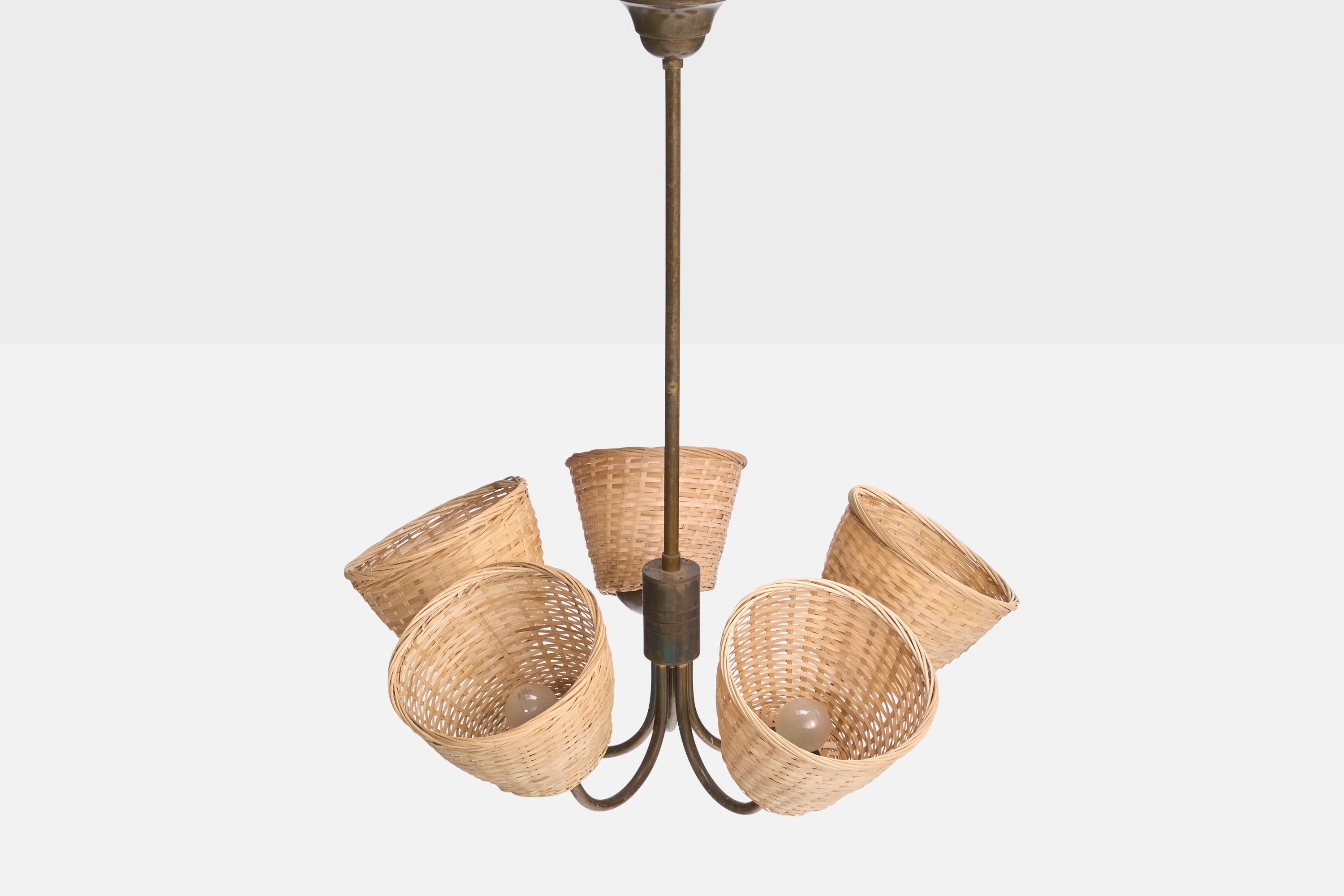 Finnischer Designer, Kronleuchter, Messing, Rattan, Finnland, 1950er Jahre (Skandinavische Moderne) im Angebot