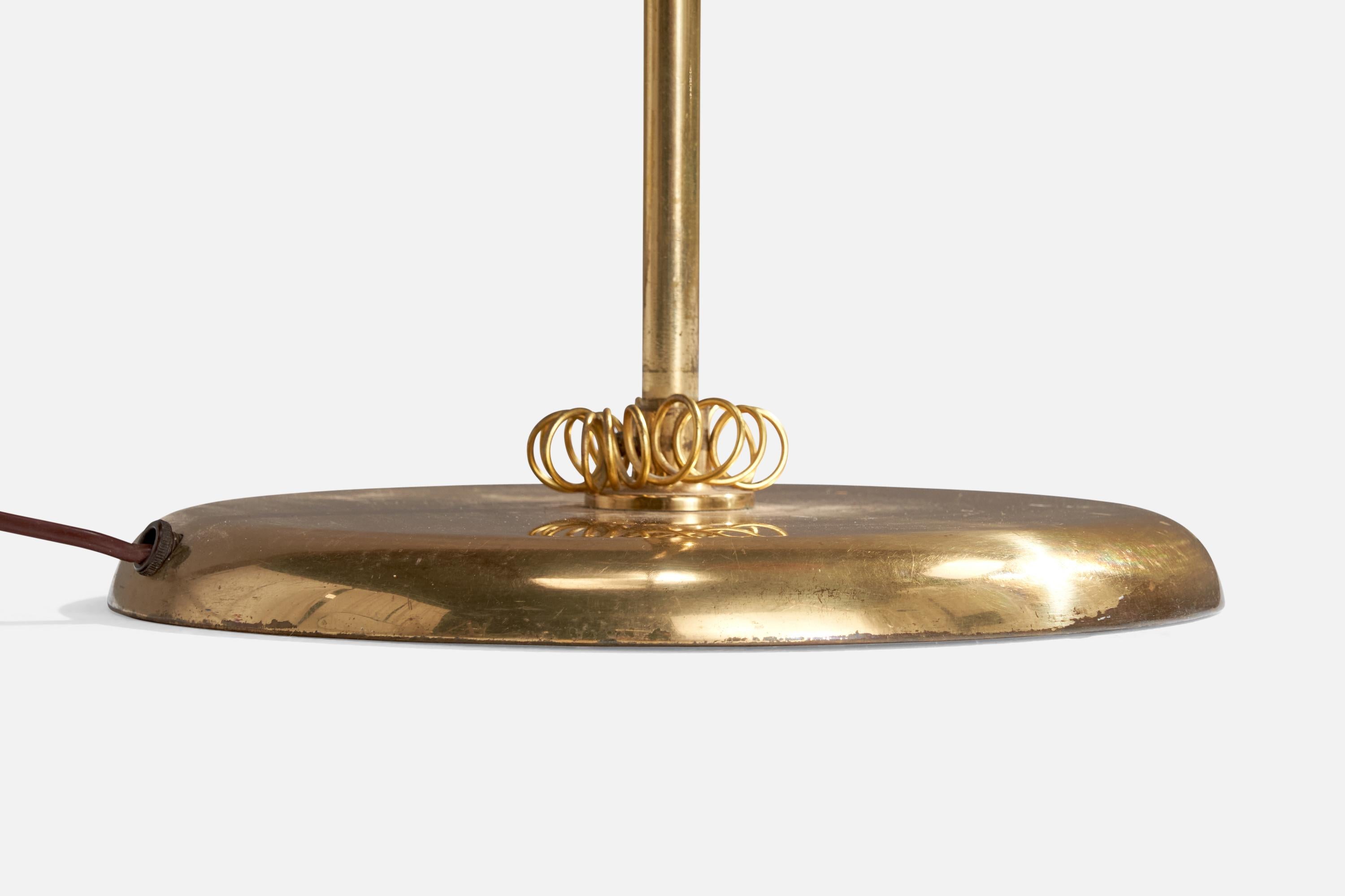 Lampada da terra di design finlandese, ottone, rattan, canna, Finlandia, anni '50 in vendita 2