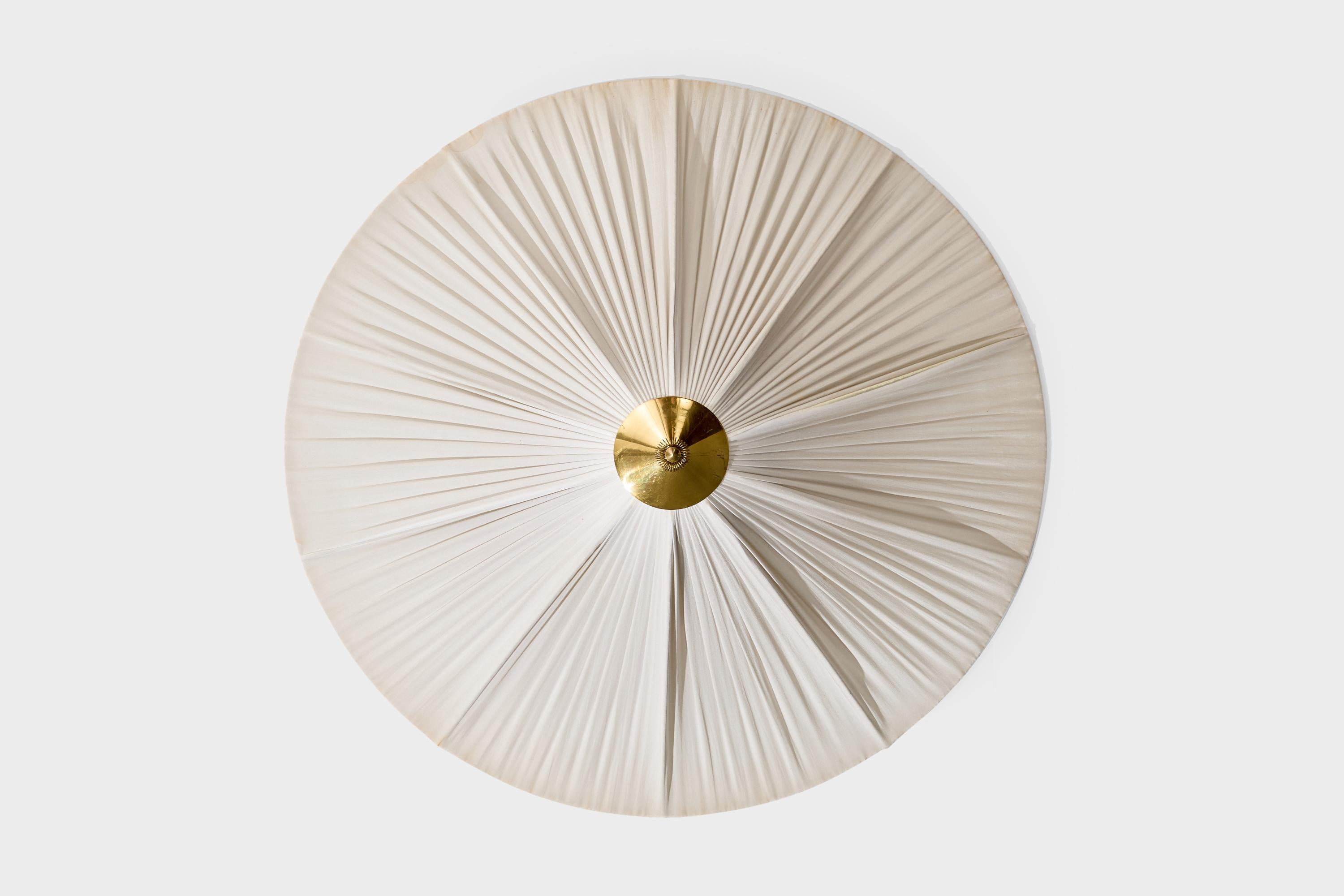 Finnischer Designer, Einbaubeleuchtung, Messing, Stoff, Finnland, 1950er Jahre (Moderne der Mitte des Jahrhunderts)