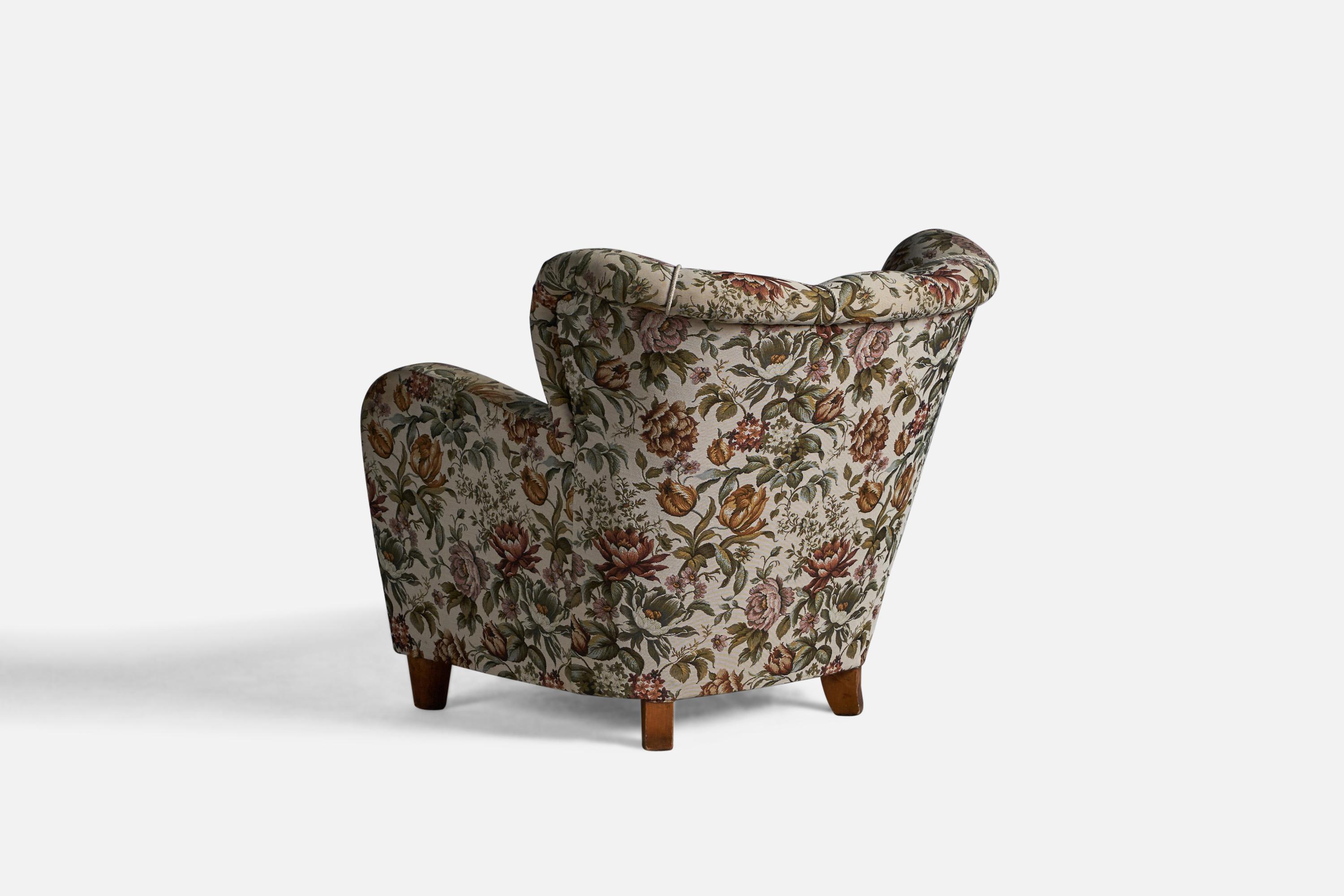 Finnischer Designer, Loungesessel, Stoff, Holz, Finnland, 1940er Jahre (Mitte des 20. Jahrhunderts) im Angebot