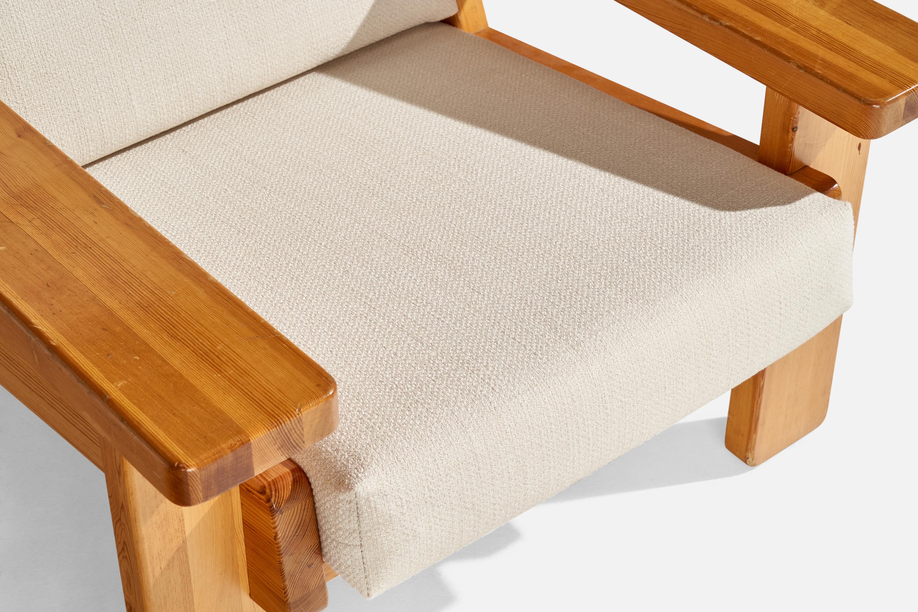 Finnischer Designer, Loungesessel, Kiefernholz, Stoff, Finnland, 1970er Jahre im Angebot 1