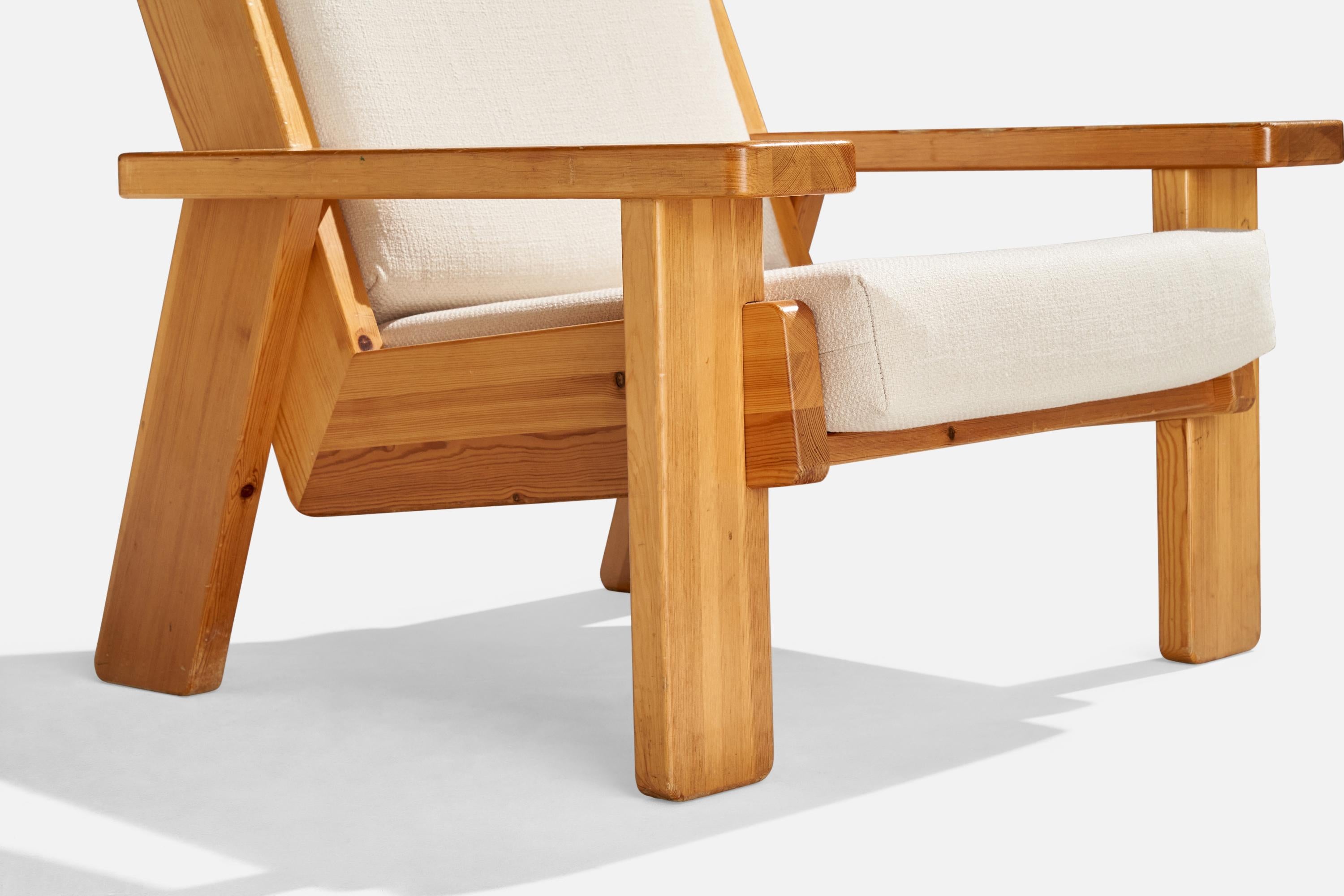 Finnish Designer, Lounge Chairs, Pine, Fabric, Finland, 1970s For Sale 6